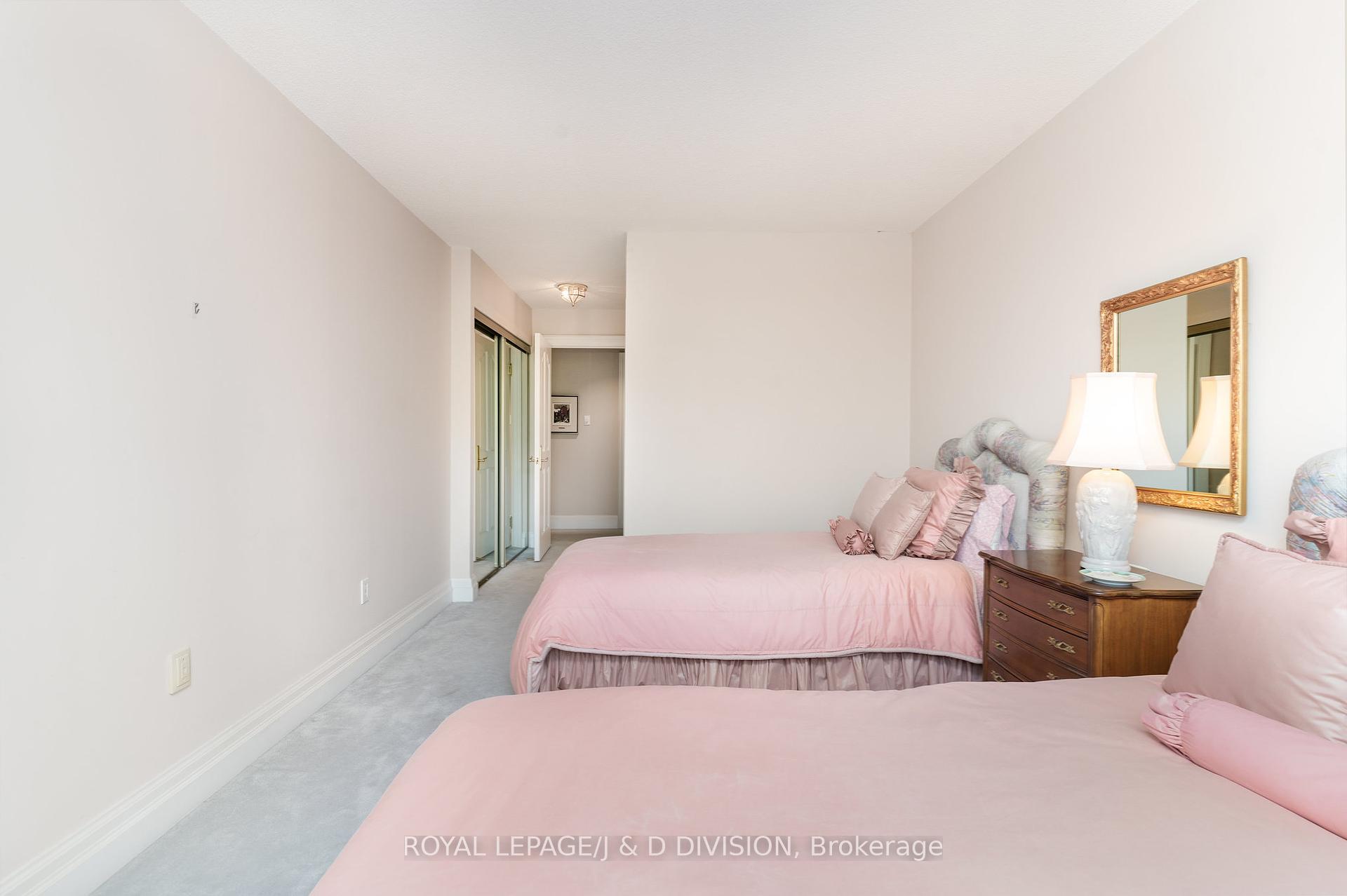 3 Bedrooms Condo at 225 The Donway, Toronto For sale