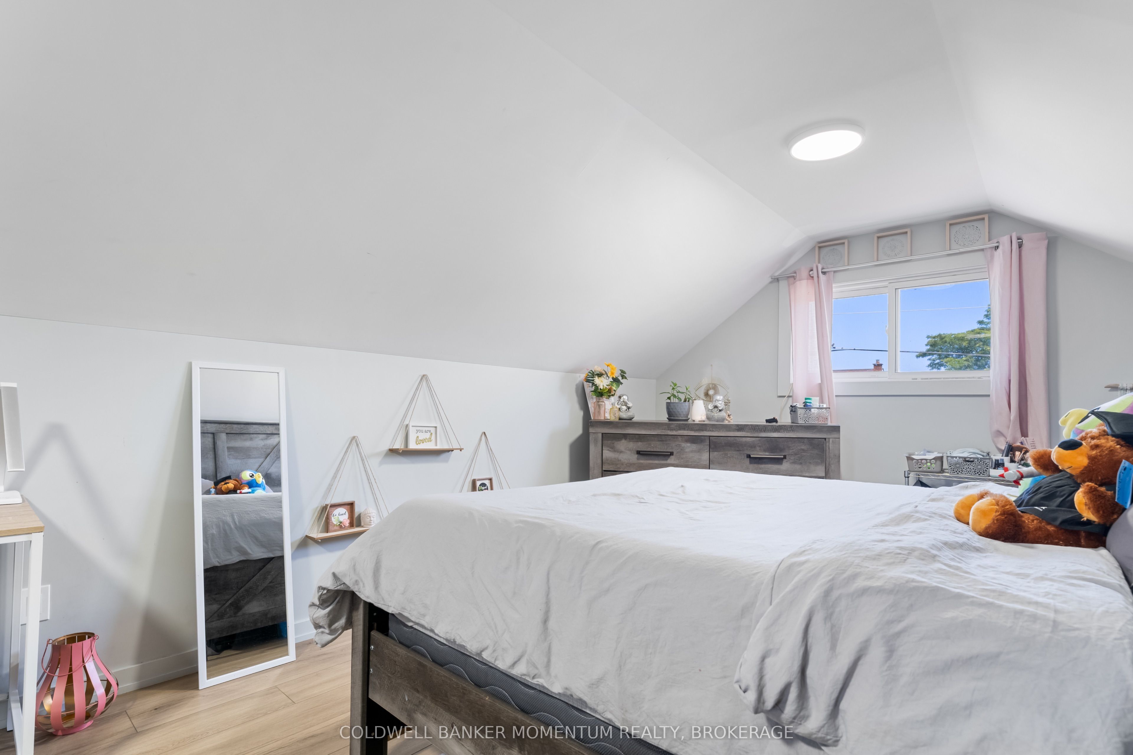 366 Carlton Street, St. Catharines, ON L2M 4W6