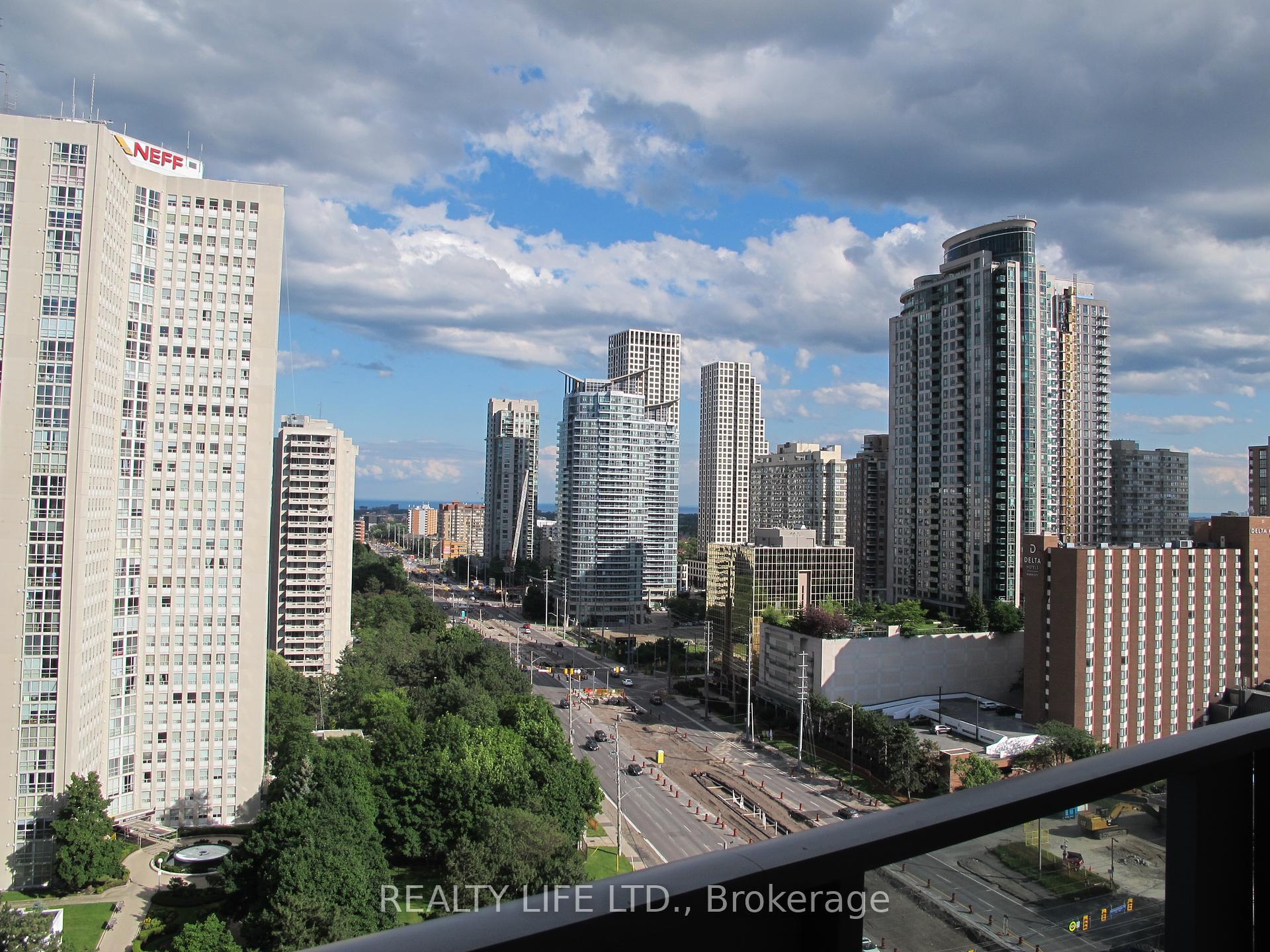 2 Bedrooms Condo at 60 Absolute, Mississauga For sale