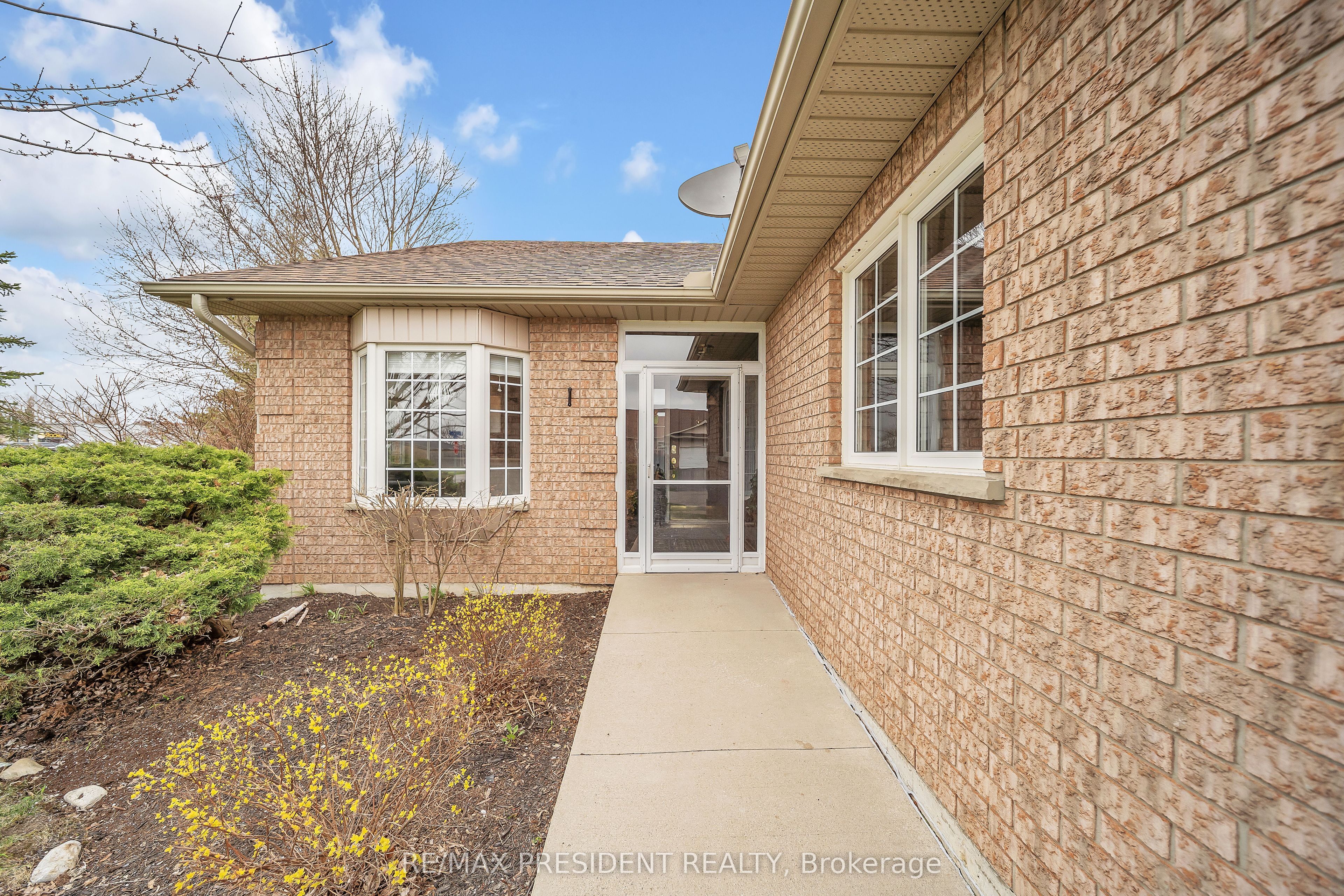 789 Brock Street, North Perth, ON N4W 3T4