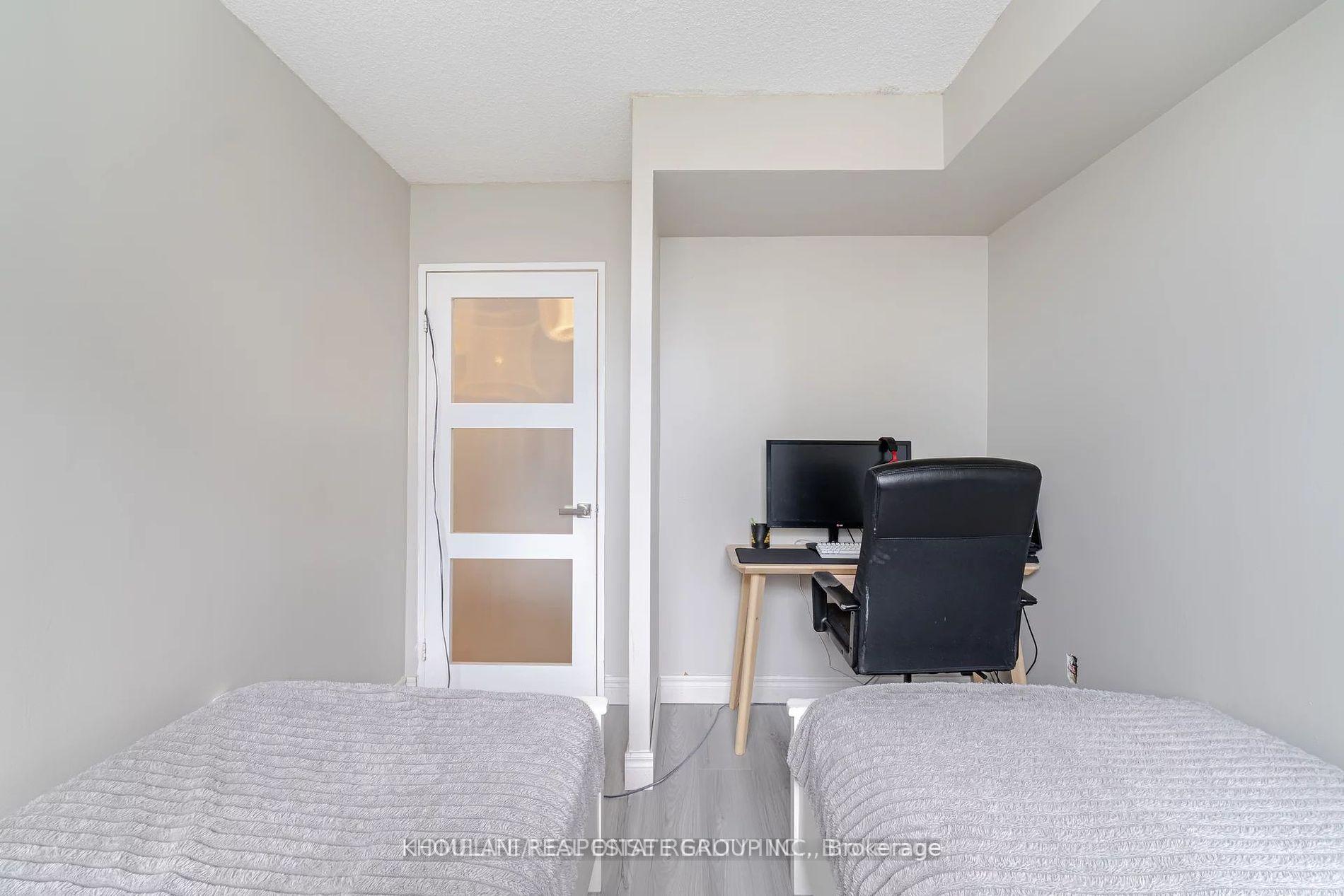3 Bedrooms Condo at 265 ENFIELD, Mississauga For sale
