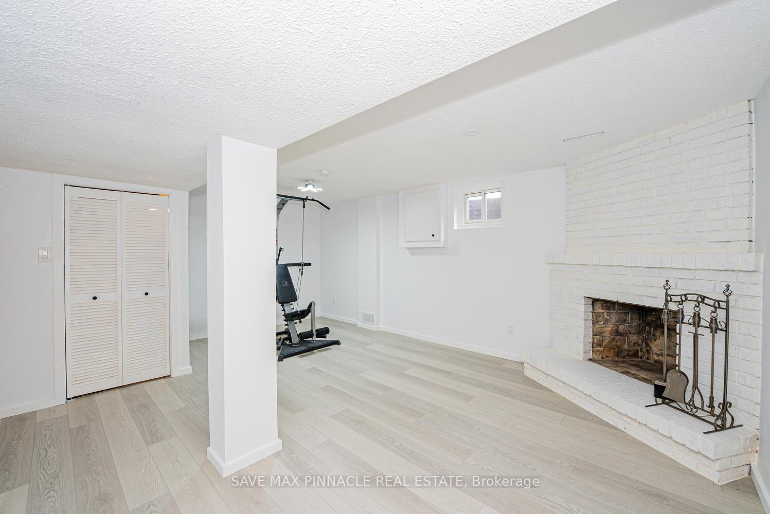 4 Bedrooms Condo at 2120 Rathburn,  Mississauga For sale