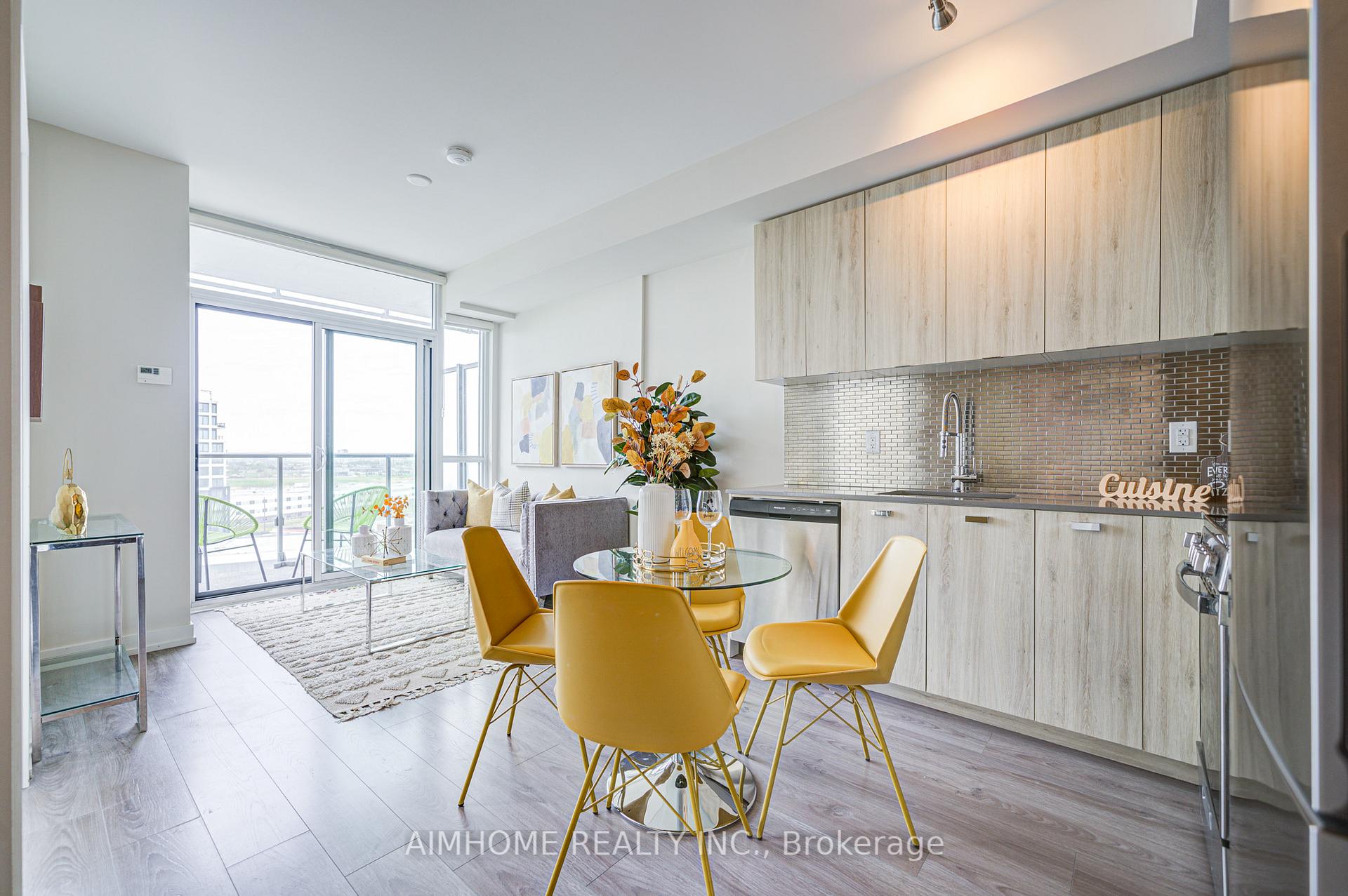 2 Bedrooms Condo at 10 De Boers, Toronto For sale