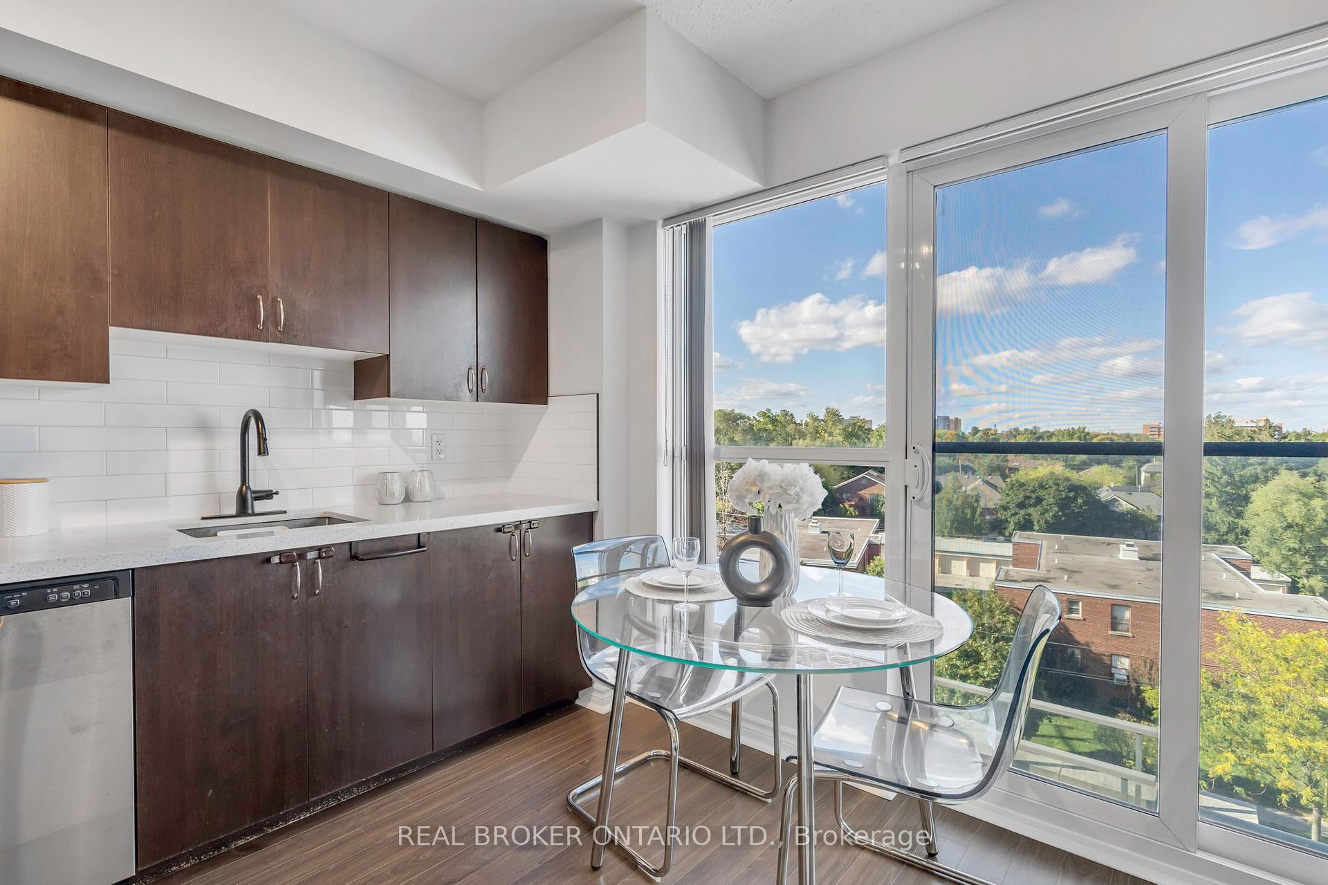 1 Bedroom Condo at 35 Saranac, Toronto For sale