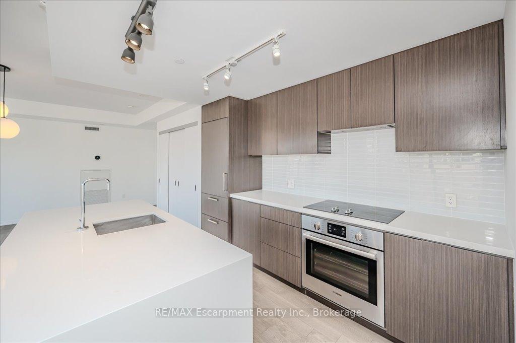 2 Bedrooms Condo at 60 Colborne, Toronto For sale
