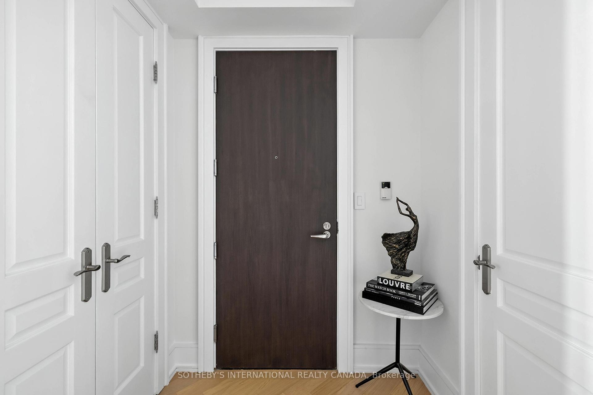 2 Bedrooms Condo at 10 Bellair, Toronto For sale
