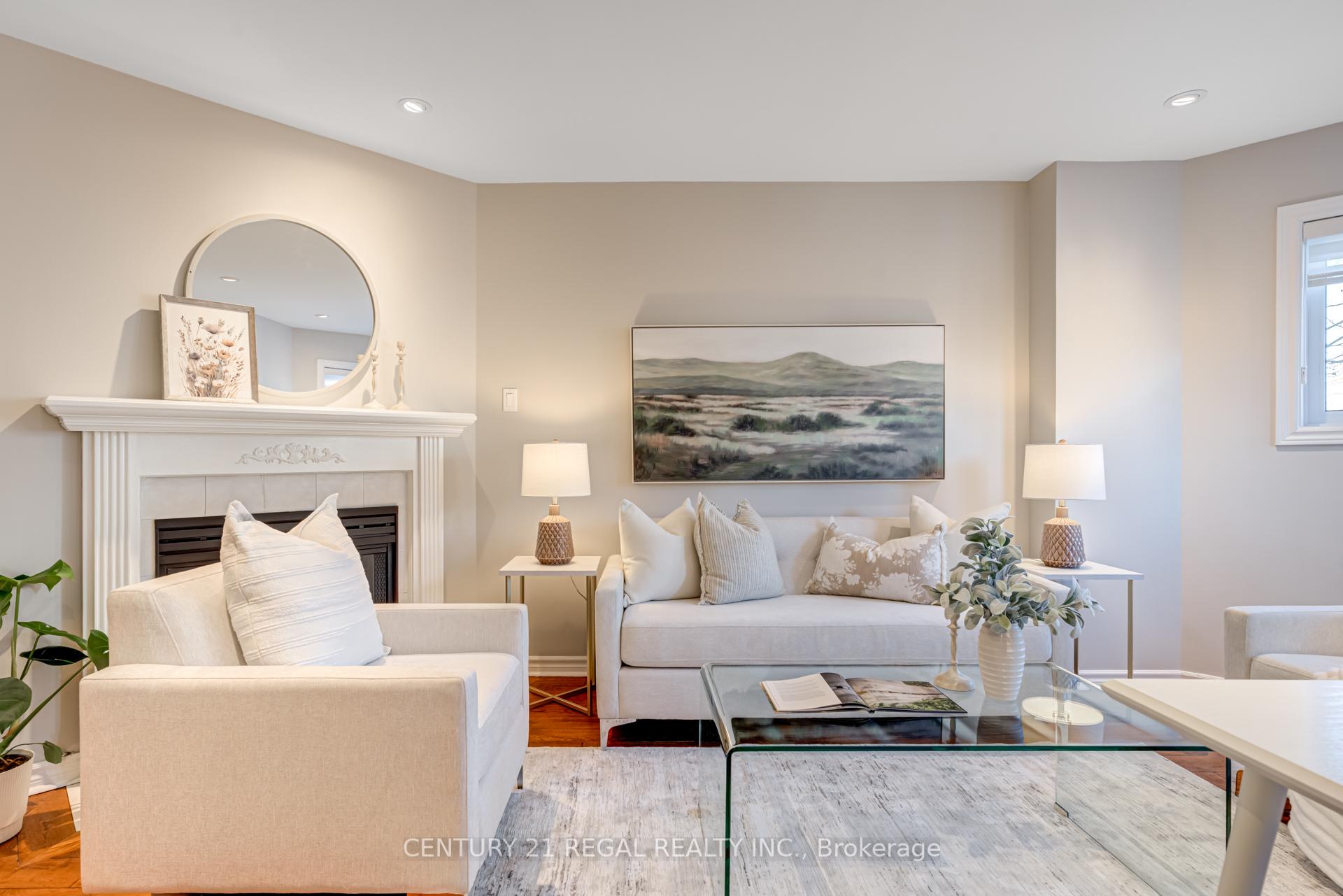 3 Bedrooms Condo at 45 Bristol, Mississauga For sale
