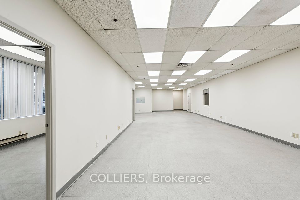 https://trreb-image.ampre.ca/ENYejKX62jo8WrIz7tlbhlrA_e0qySwYjmVGz0_shss/rs:fit:960:960/wm:.5:so:0:50:.4/wmsh:10/wmt:PHNwYW4gZm9yZWdyb3VuZD0nd2hpdGUnIGZvbnQ9JzY4Jz5DT0xMSUVSUywgQnJva2VyYWdlPC9zcGFuPg/cb:20250415165042/L3RycmViL2xpc3RpbmdzLzQwLzk3LzA0LzA0L3AvMGJjODI4YjMtMGRlMi00YmIwLWIxZDUtZmVjMWViNmEwMDA0LmpwZw.jpg