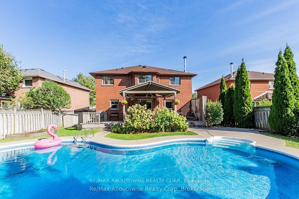 1534 Heritage Way, Oakville, ON L6M 2Z7