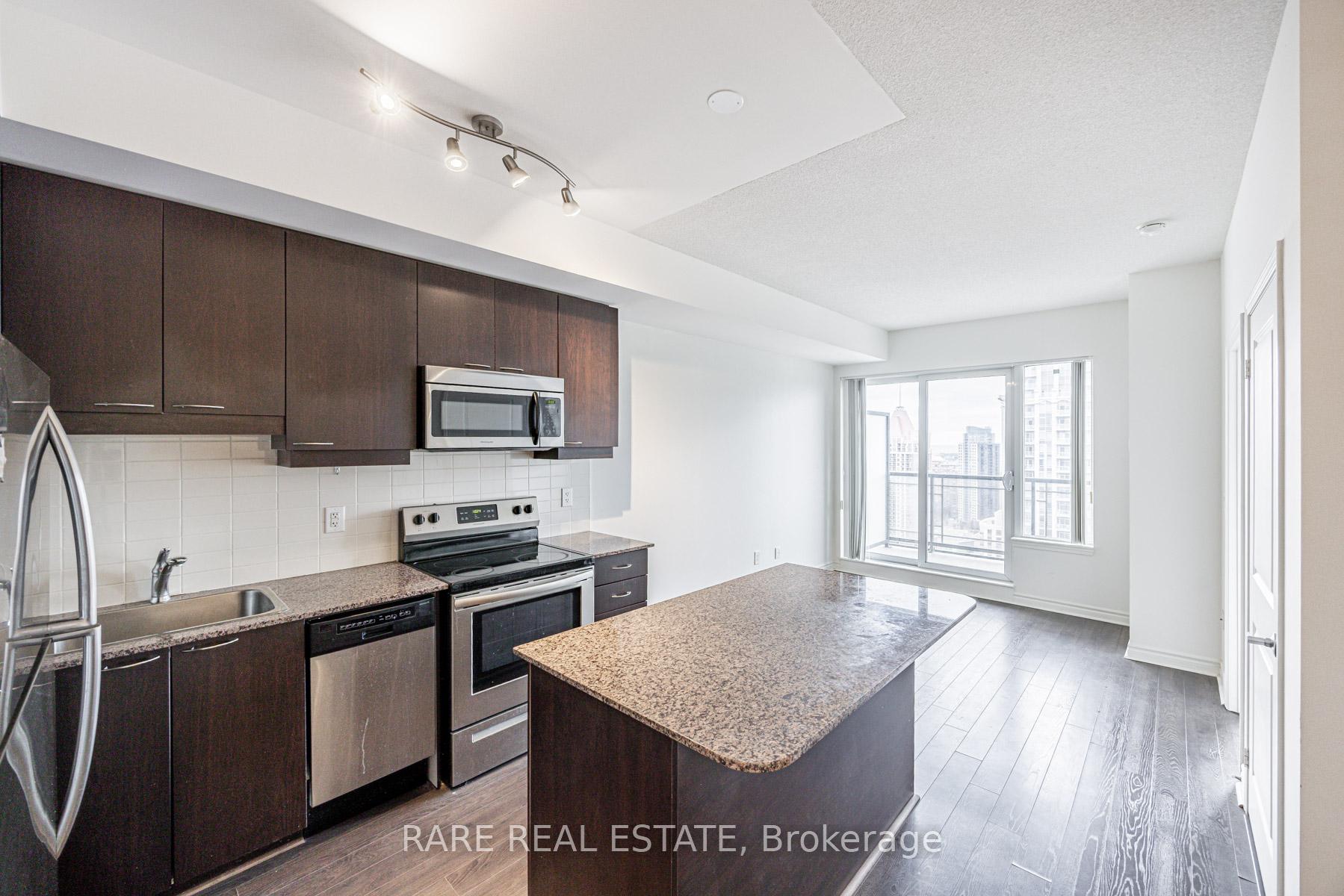 2 Bedrooms Condo at 385 Prince Of Wales, Mississauga For sale