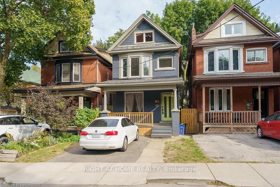 11 Lorne Avenue