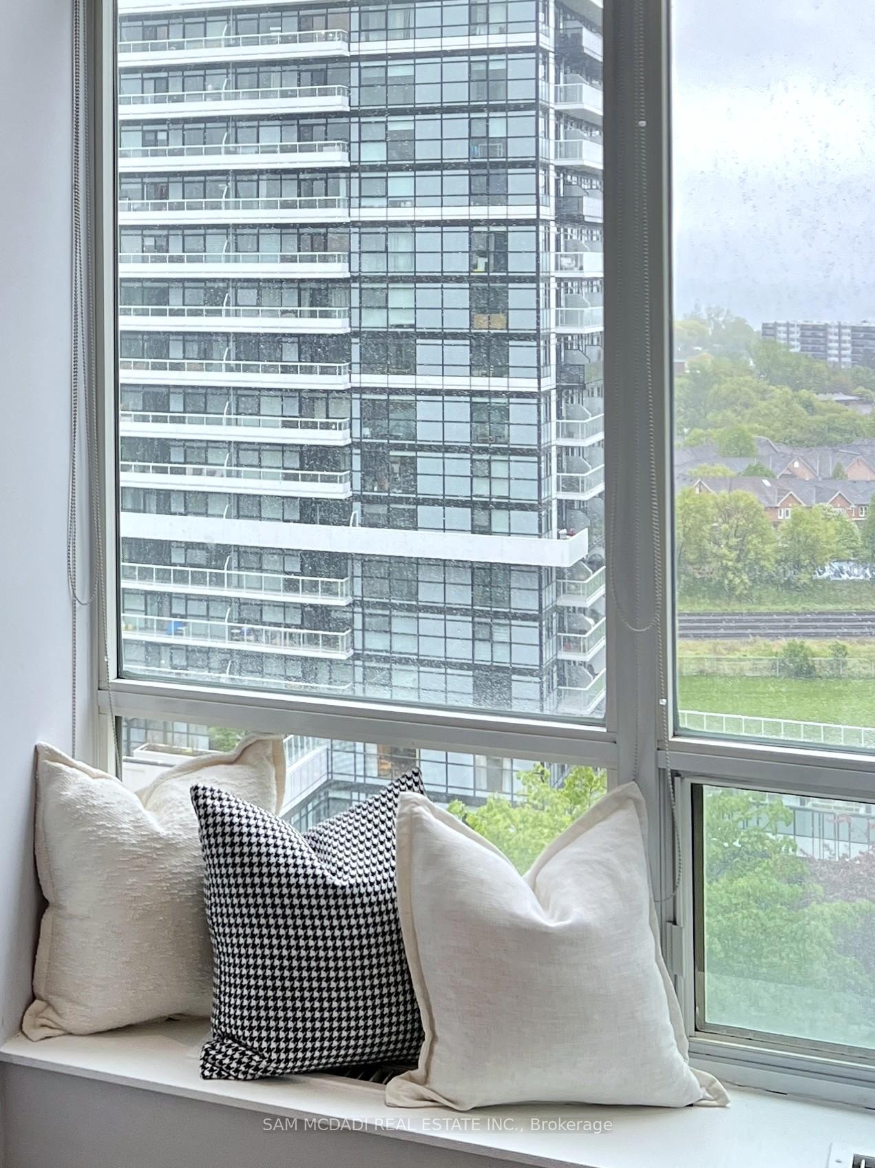 2 Bedrooms Condo at 250 Manitoba, Toronto For sale
