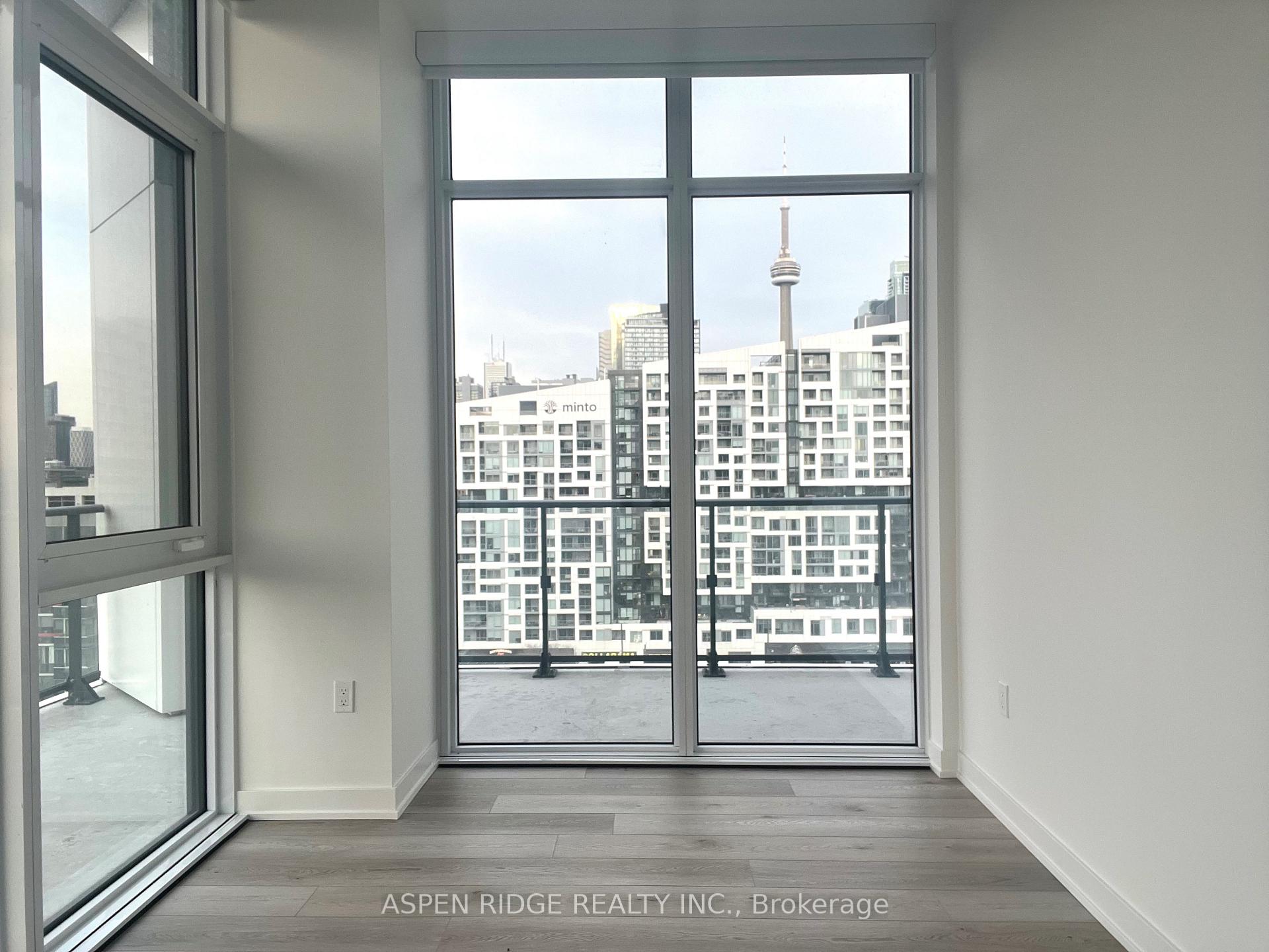 3 Bedrooms Condo at 9 TECUMSETH,  Toronto For sale