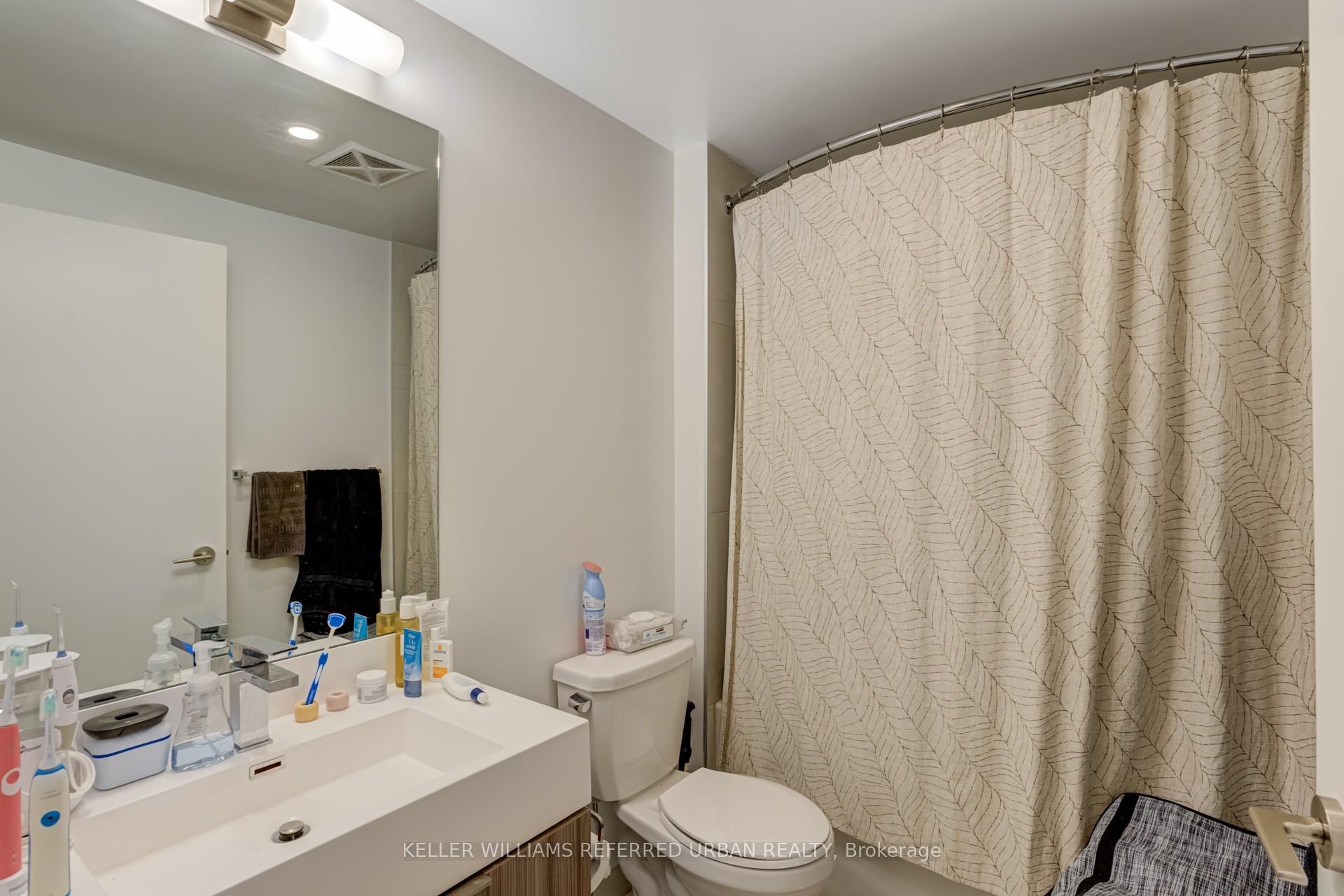 2 Bedrooms Condo at 30 Samuel Wood, Toronto For sale