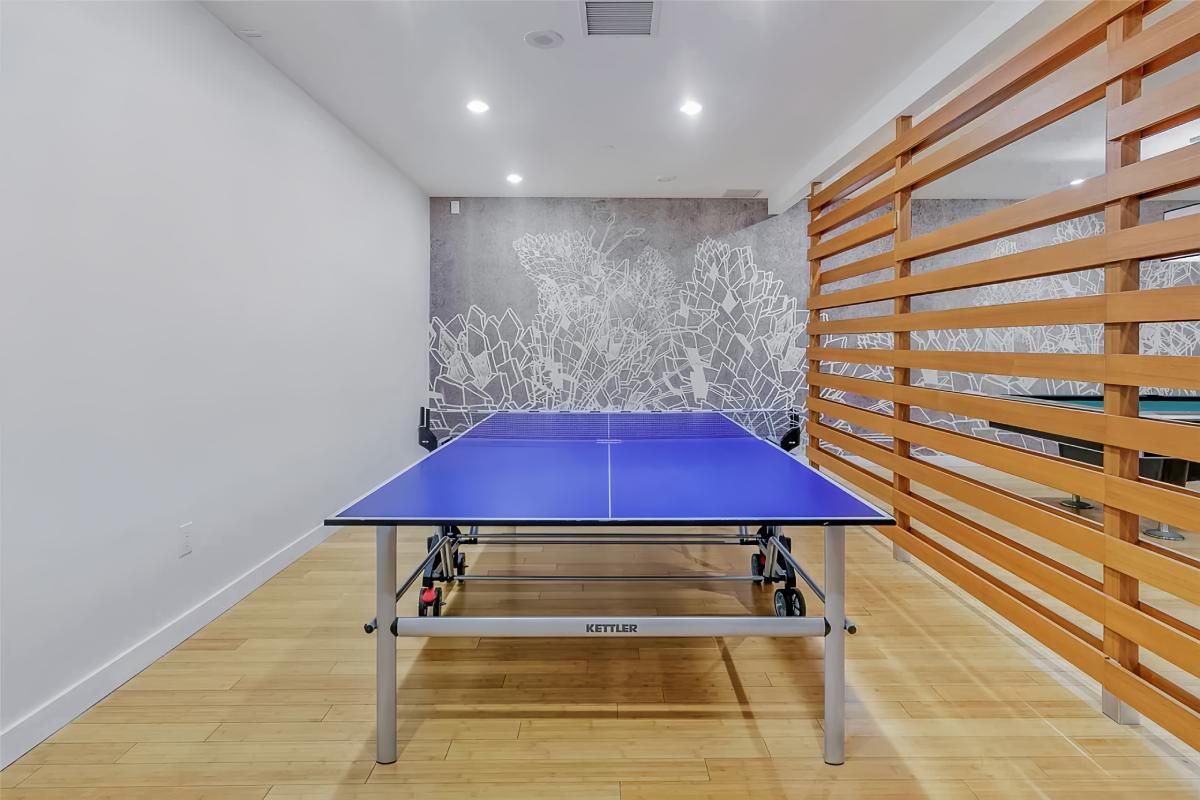 21 Iceboat Terrace 2909