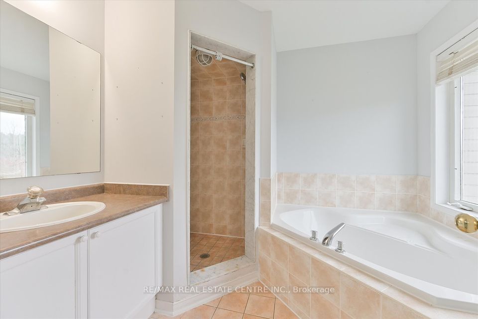 Separate Shower in ensuite