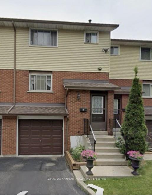 3 Bedrooms Condo at 924 MOHAWK,  Hamilton For sale