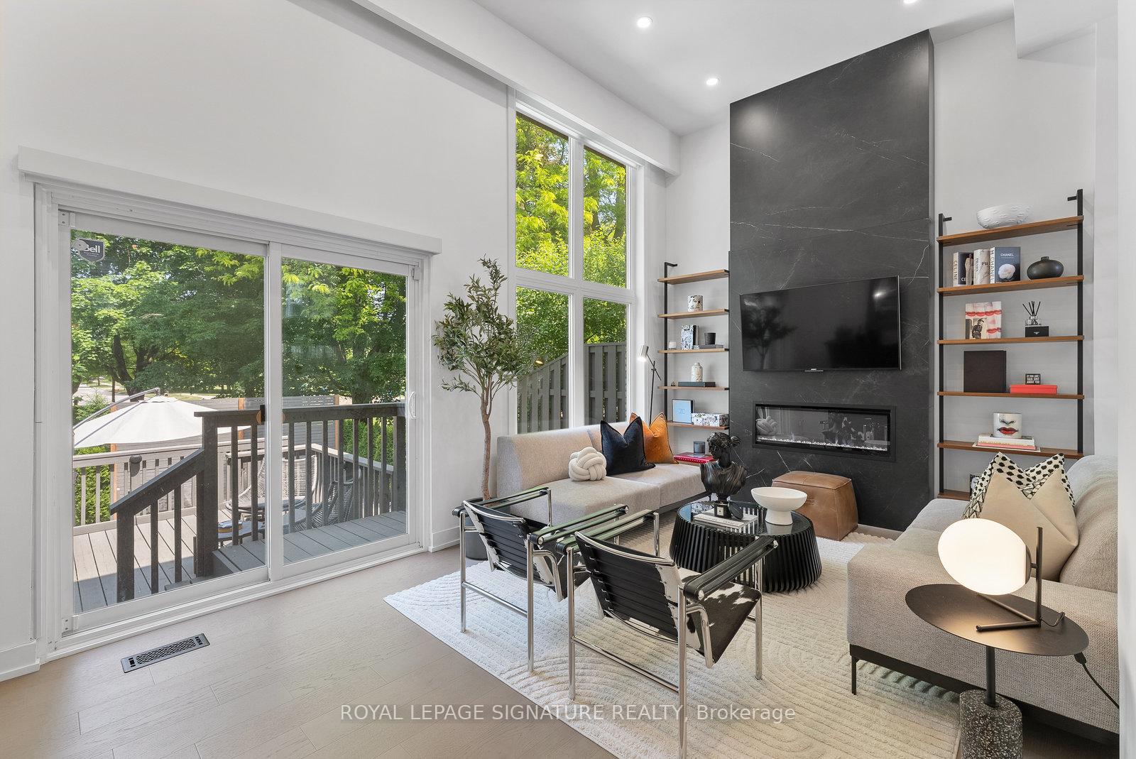 3 Bedrooms Condo at 36 Farmstead, Toronto For sale