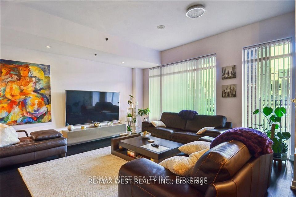 #TH1 - 220 George Street, Toronto, ON M5A 2N1