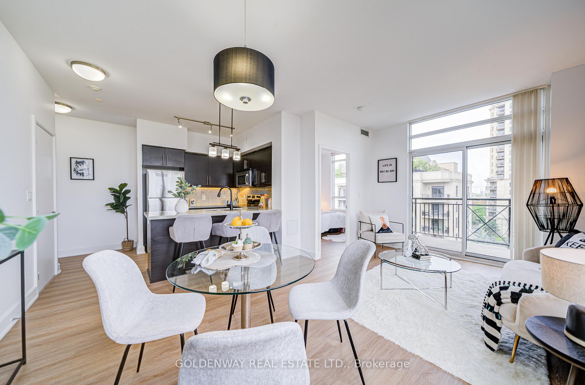 2 Bedrooms Condo at 676 Sheppard, Toronto For sale