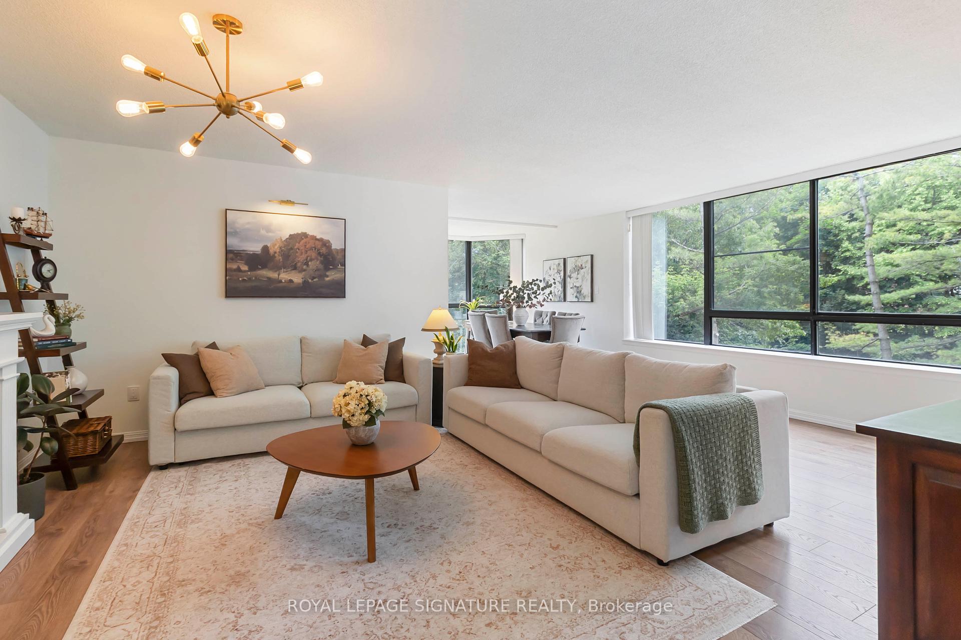 2 Bedrooms Condo at 1230 Marlborough, Oakville For sale