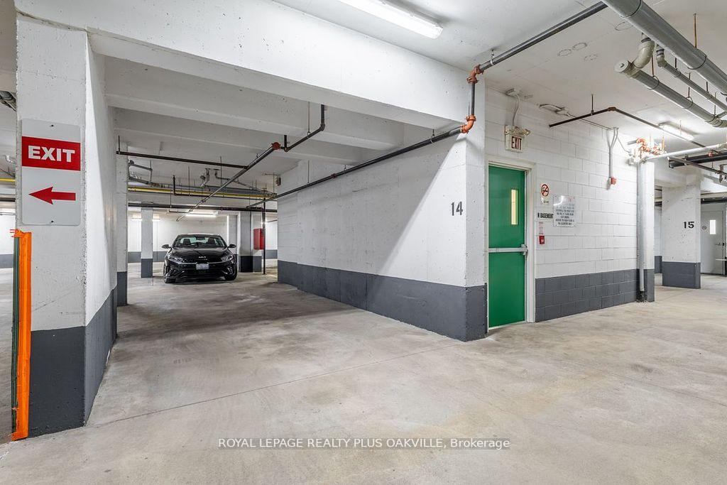 2 Bedrooms Condo at 1499 Nottinghill, Oakville For sale