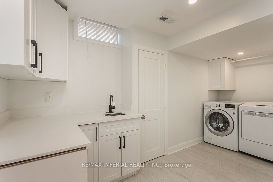 Pantry/Laundry