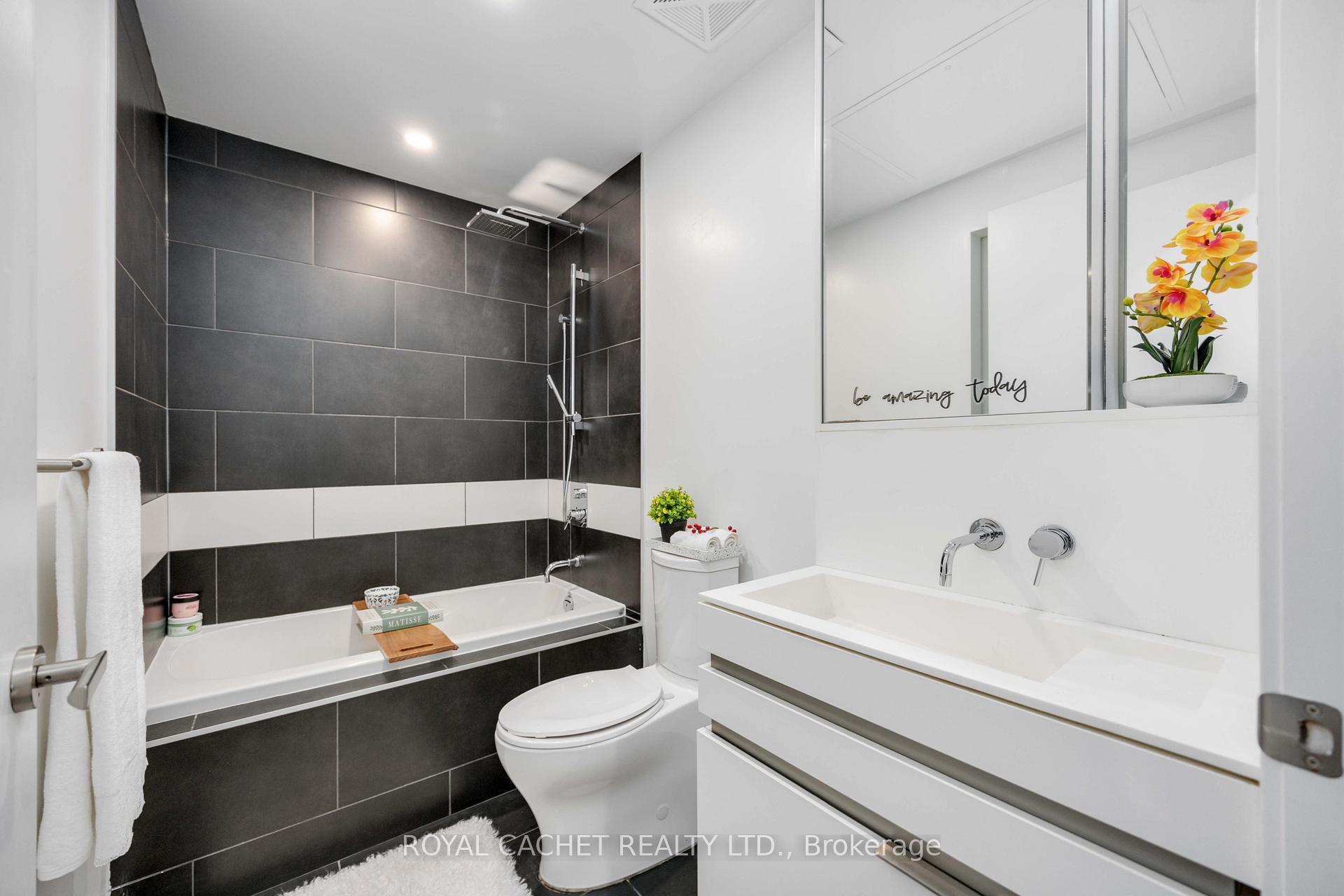 2 Bedrooms Condo at 197 Yonge,  Toronto For sale