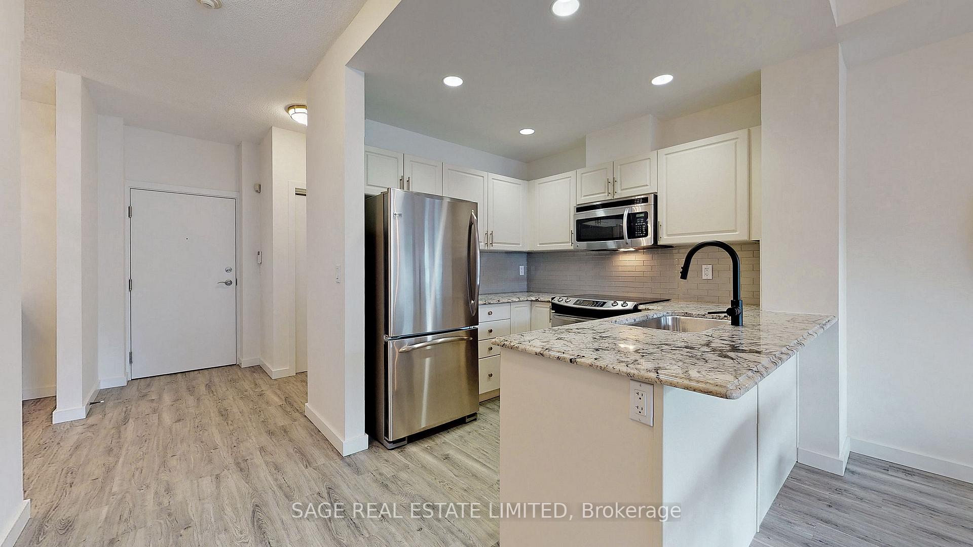 2 Bedrooms Condo at 551 Maple, Burlington For sale