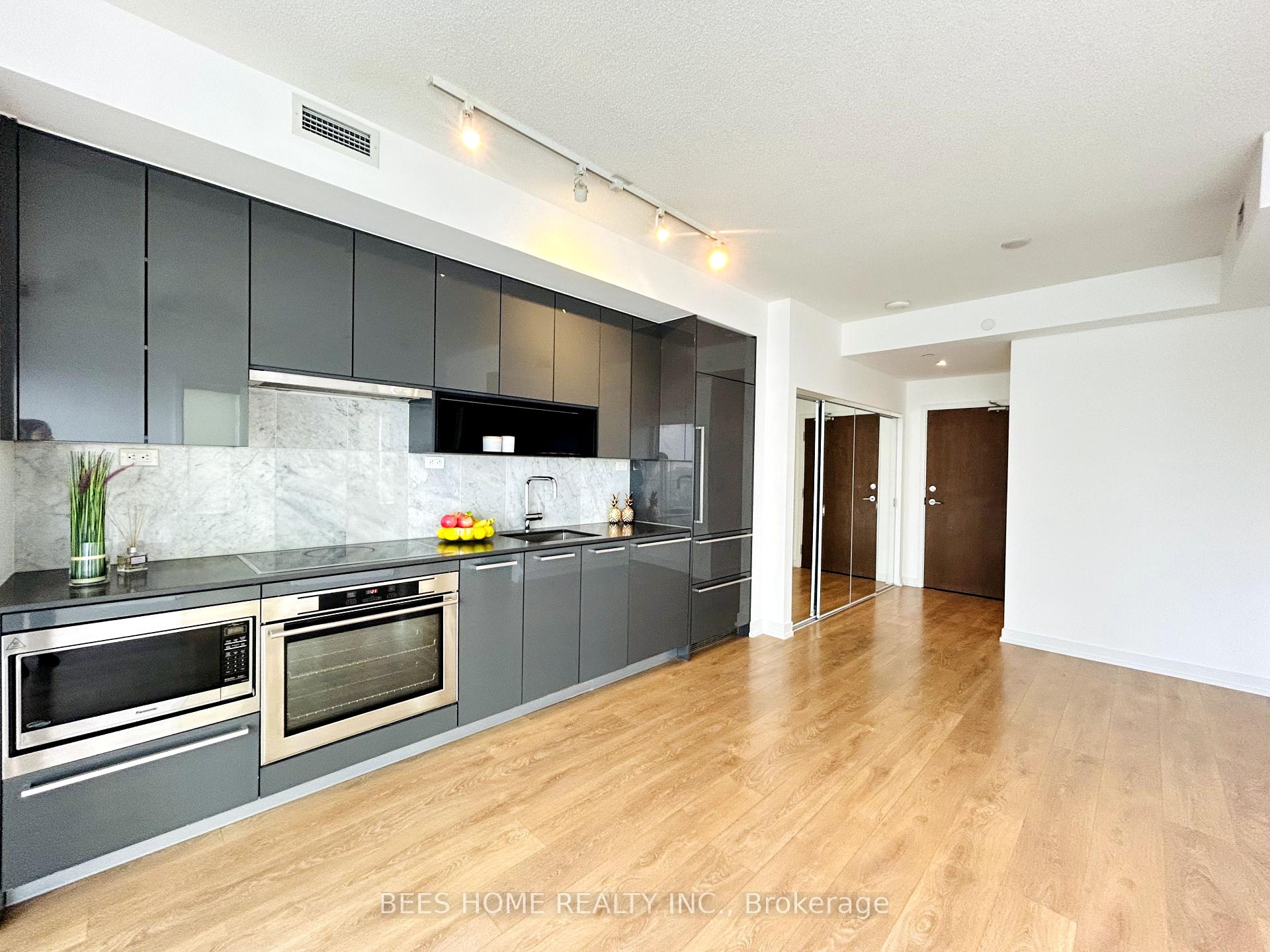 2 Bedrooms Condo at 115 McMahon, Toronto For sale