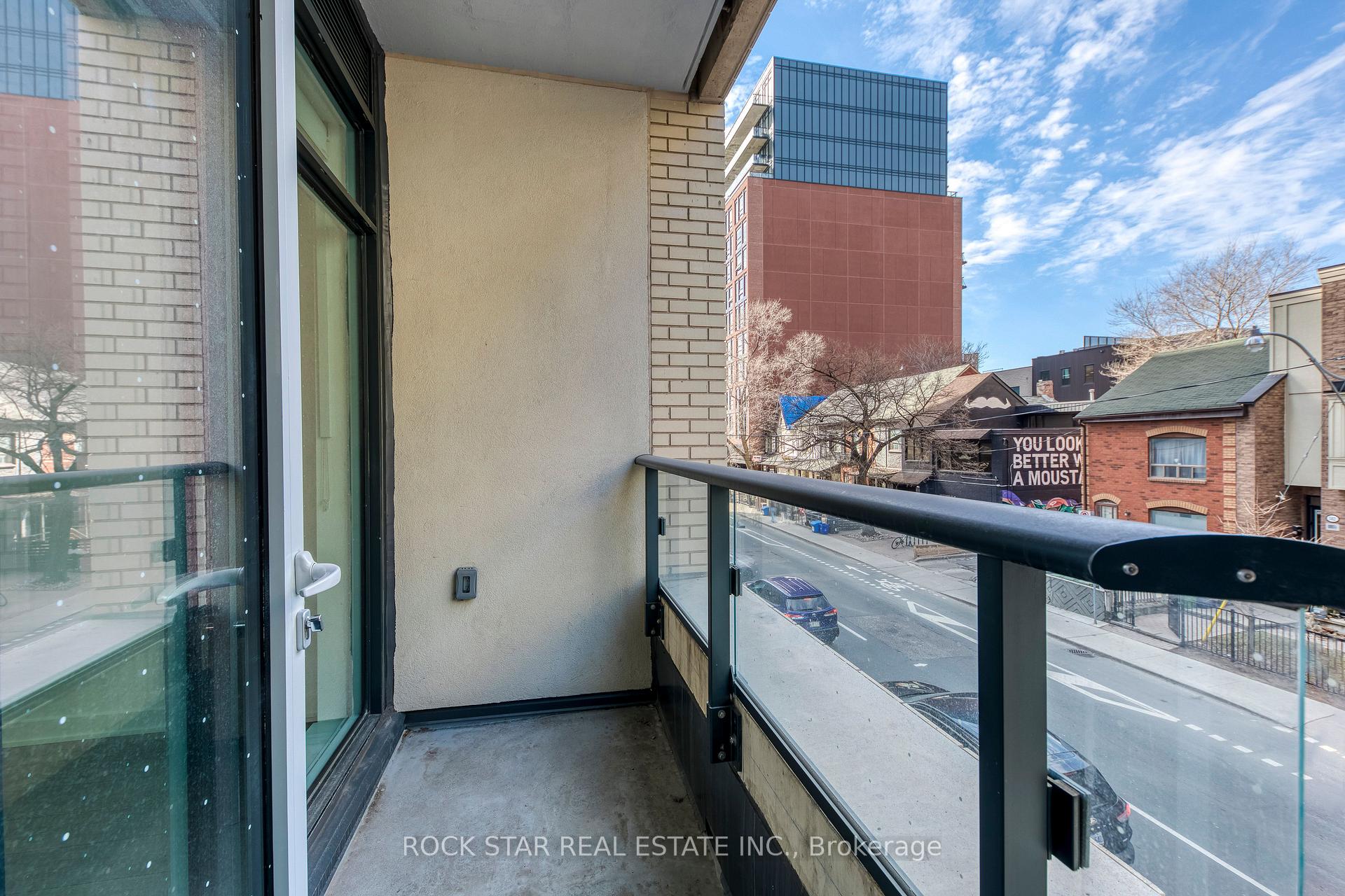 2 Bedrooms Condo at 543 Richmond,  Toronto For sale