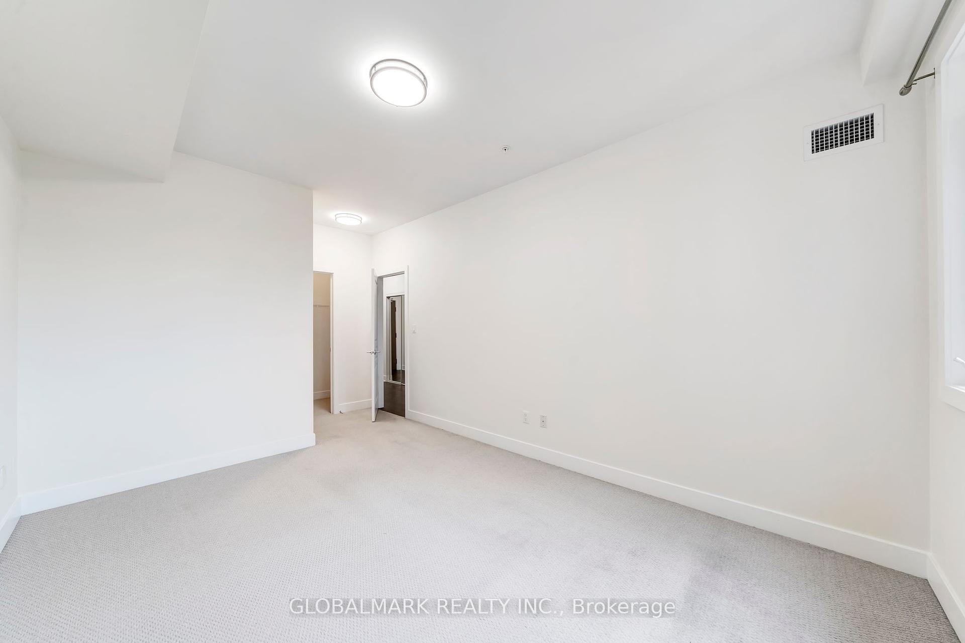 2 Bedrooms Condo at 128 Garden, Oakville For sale