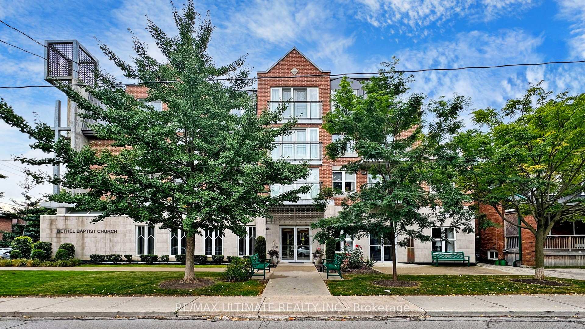2 Bedrooms Condo at 645 Millwood, Toronto For sale
