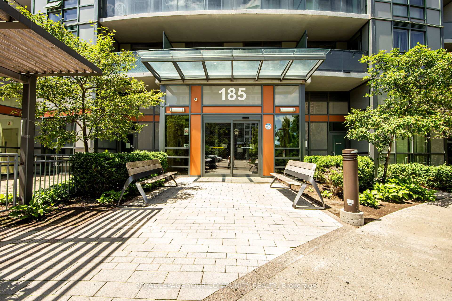 2 Bedrooms Condo at 185 Bonis, Toronto For sale