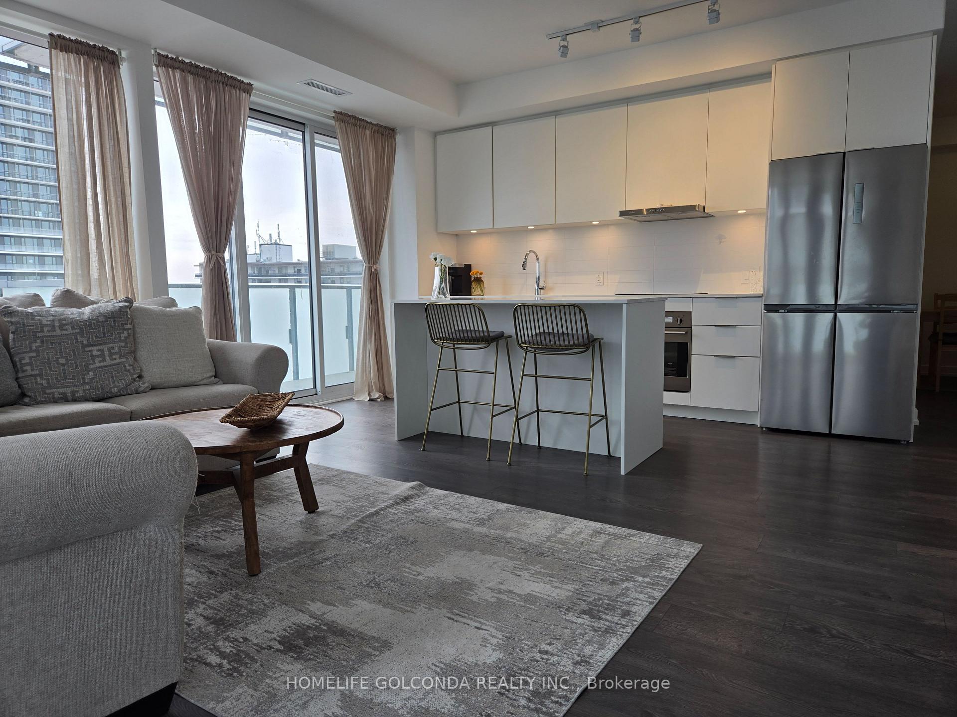 3 Bedrooms Condo at 7 Golden Lion,  Toronto For sale