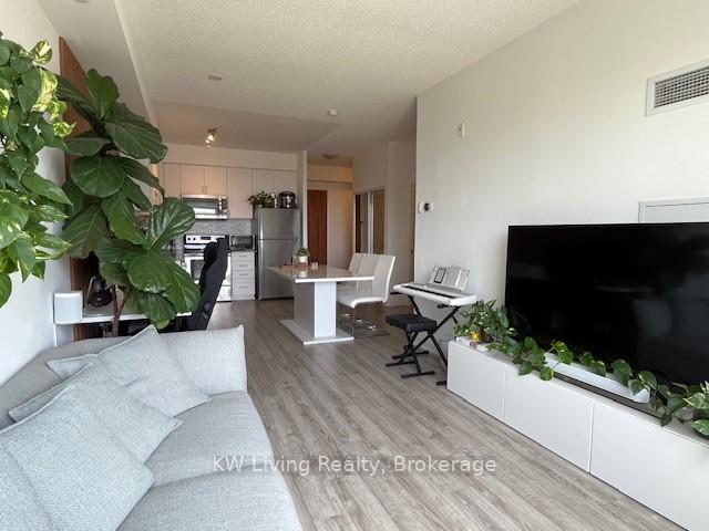 2 Bedrooms Condo at 2800 Keele, Toronto For sale