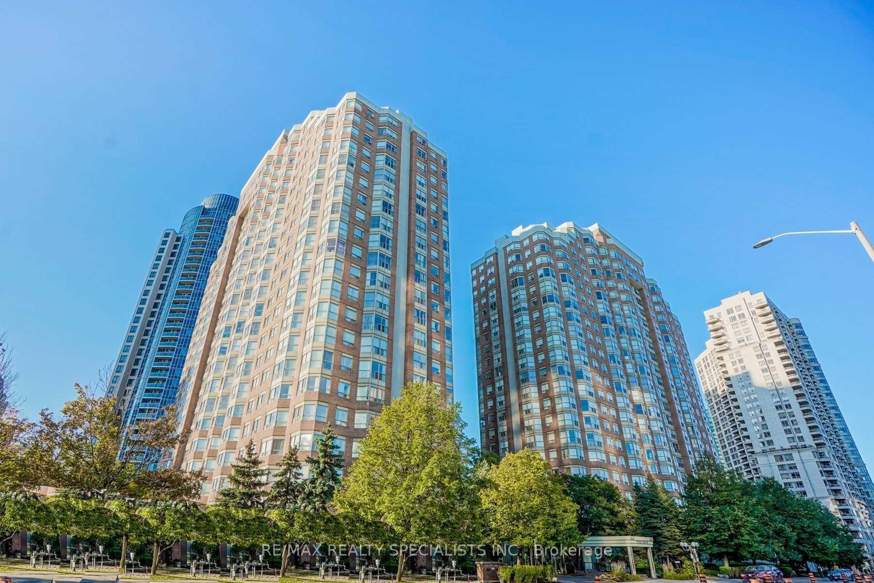 3 Bedrooms Condo at 335 Webb, Mississauga For sale