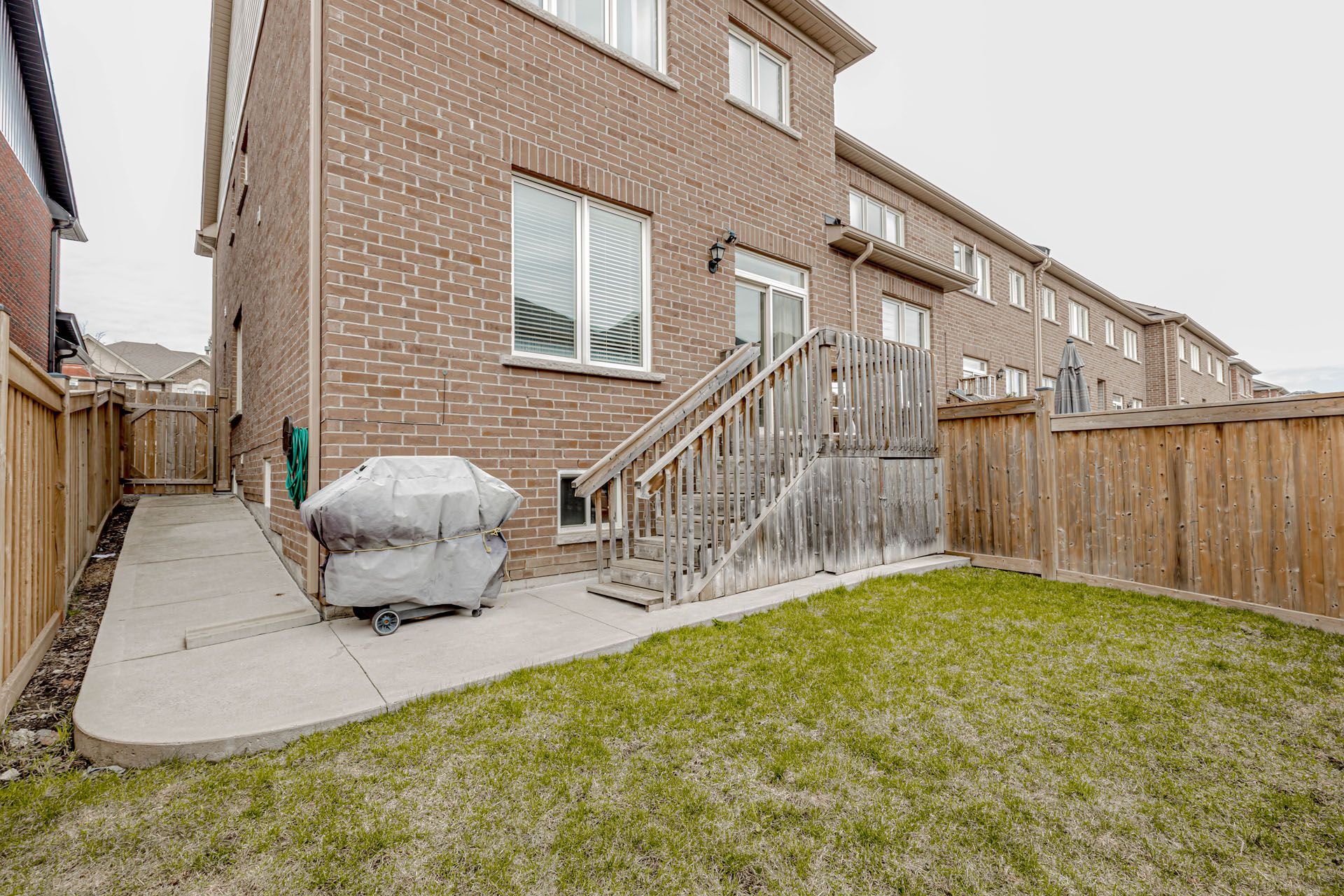 32 Ivor Crescent