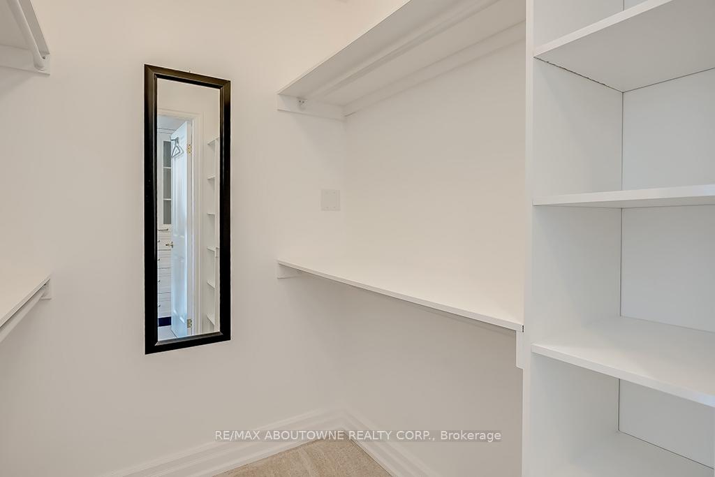 2 Bedrooms Condo at 1230 Marlborough,  Oakville For sale