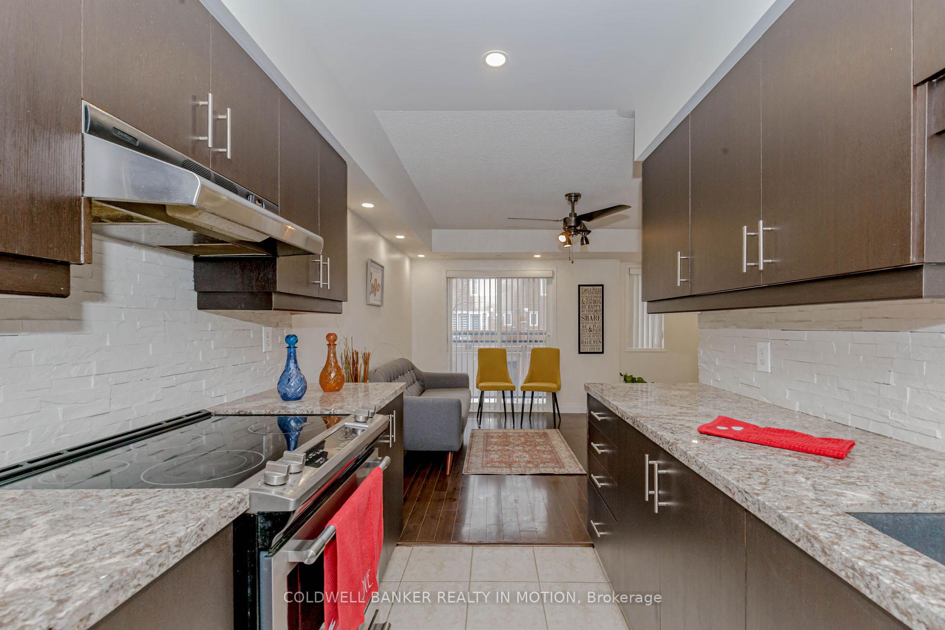 2 Bedrooms Condo at 4975 Southampton, Mississauga For sale