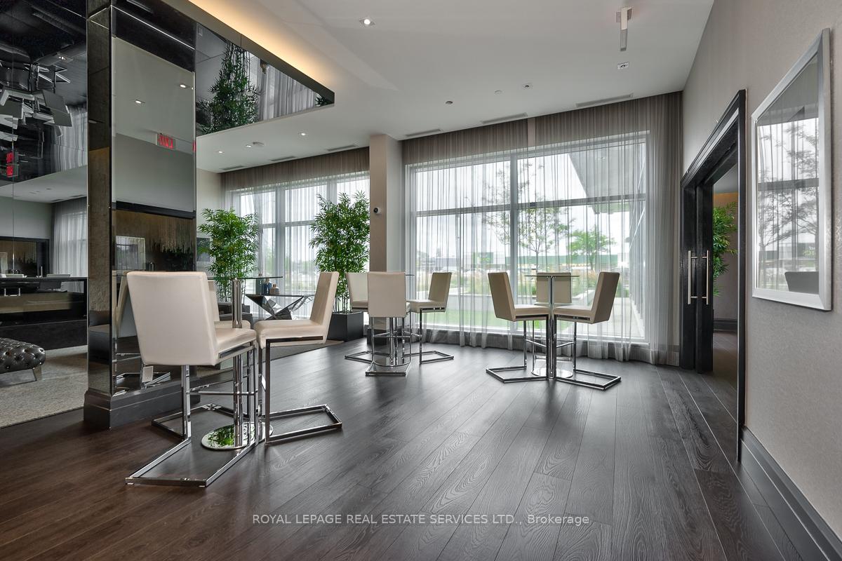2 Bedrooms Condo at 65 Speers,  Oakville For sale