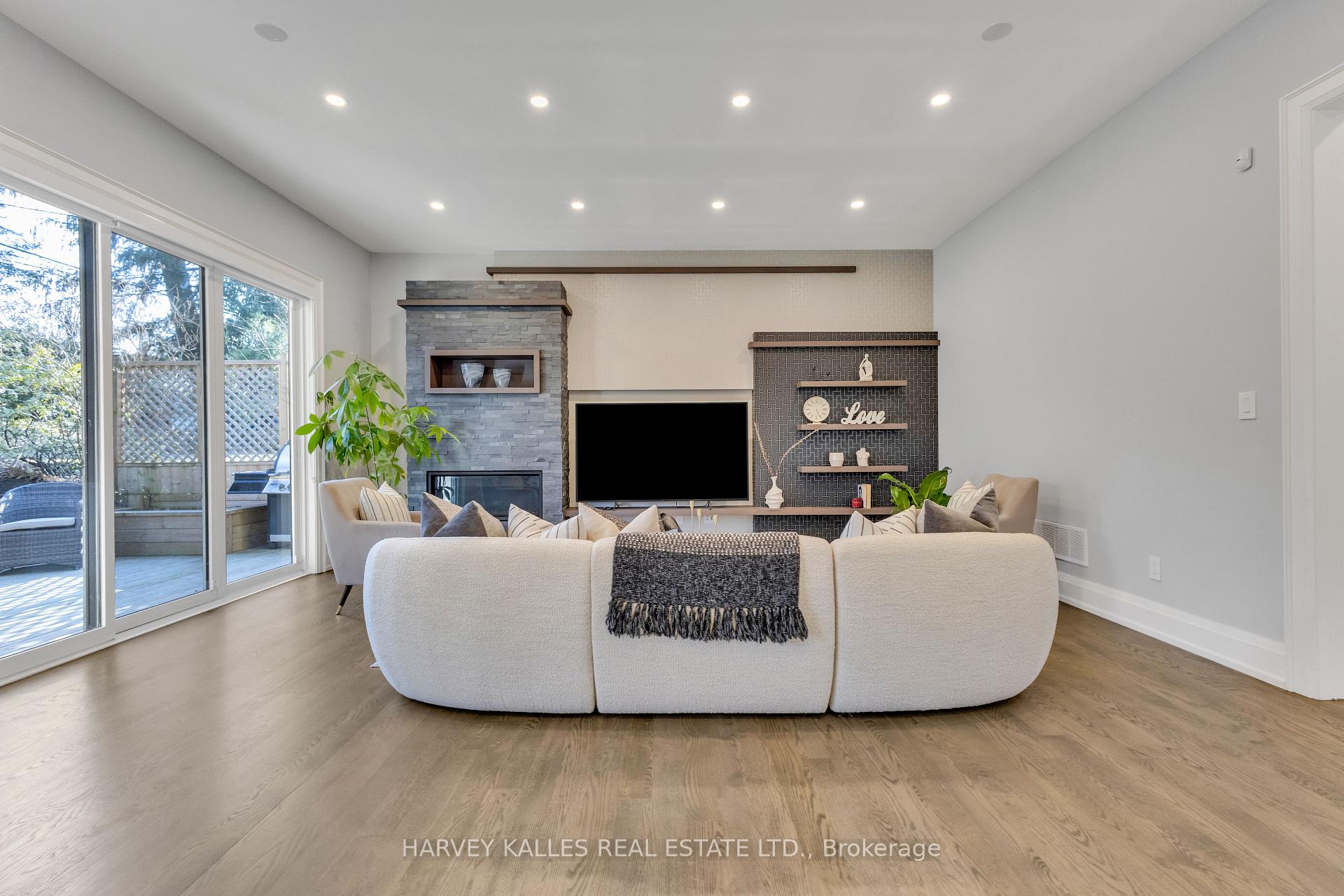 29 Leland Avenue