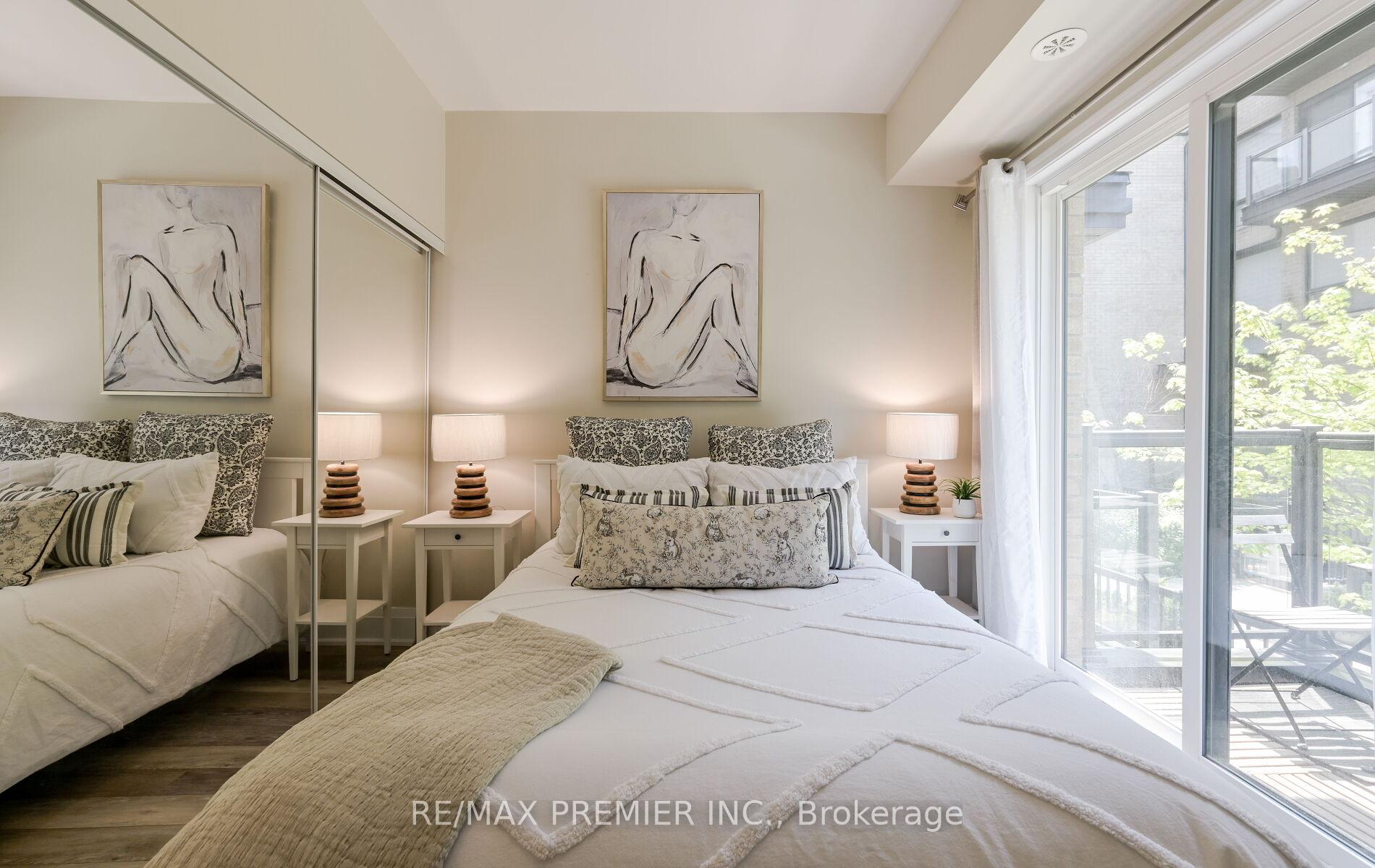1 Bedroom Condo at 30 Fieldway, Toronto For sale
