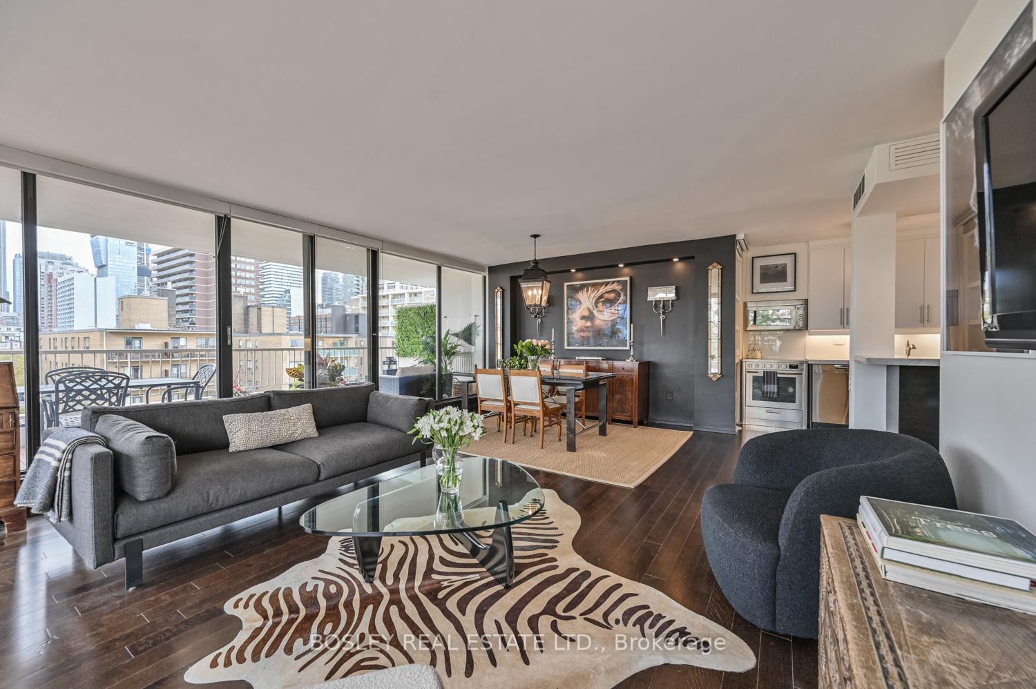 2 Bedrooms Condo at 190 St George, Toronto For sale