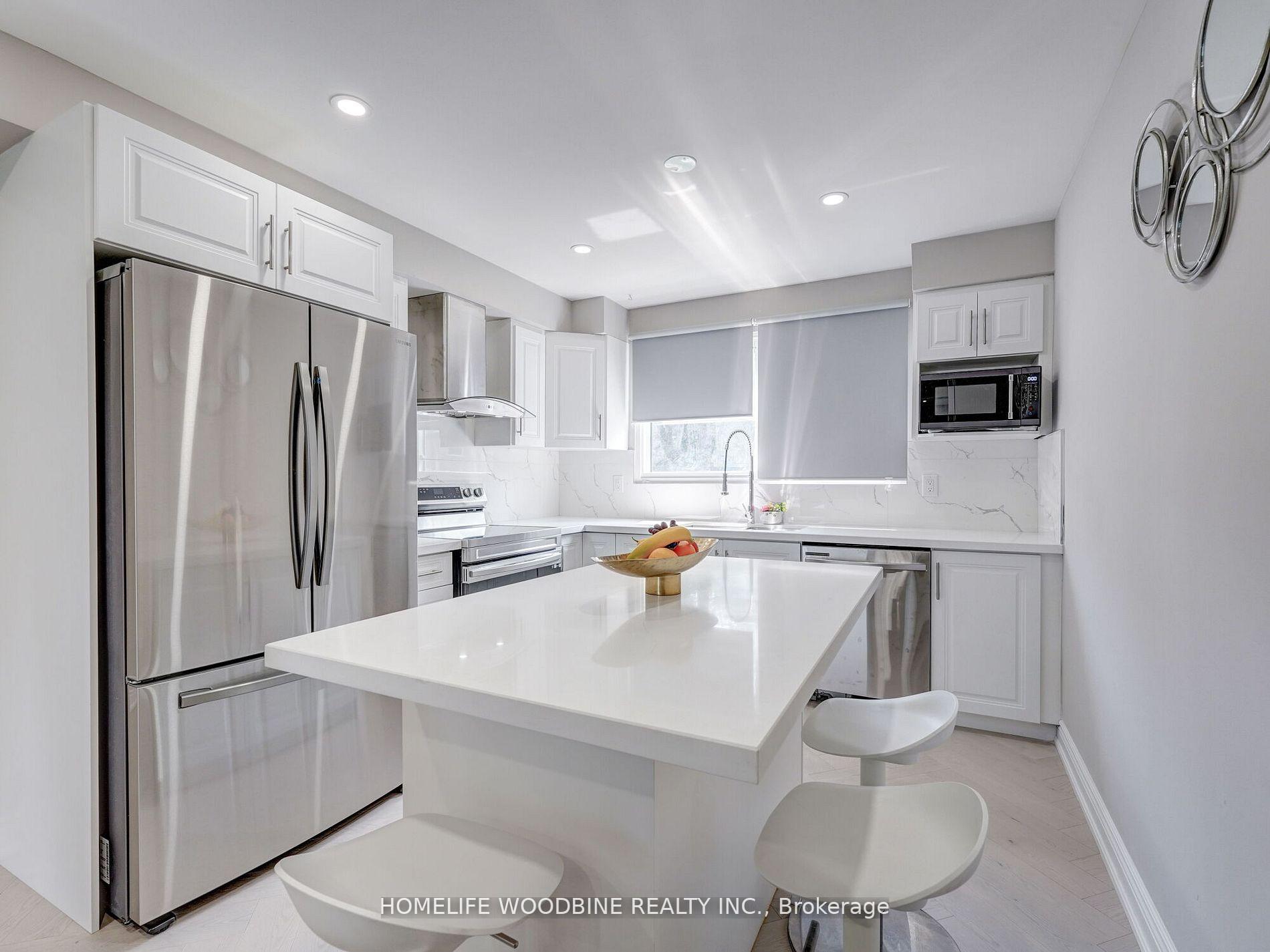 3 Bedrooms Condo at 121 Centennial,  Toronto For sale