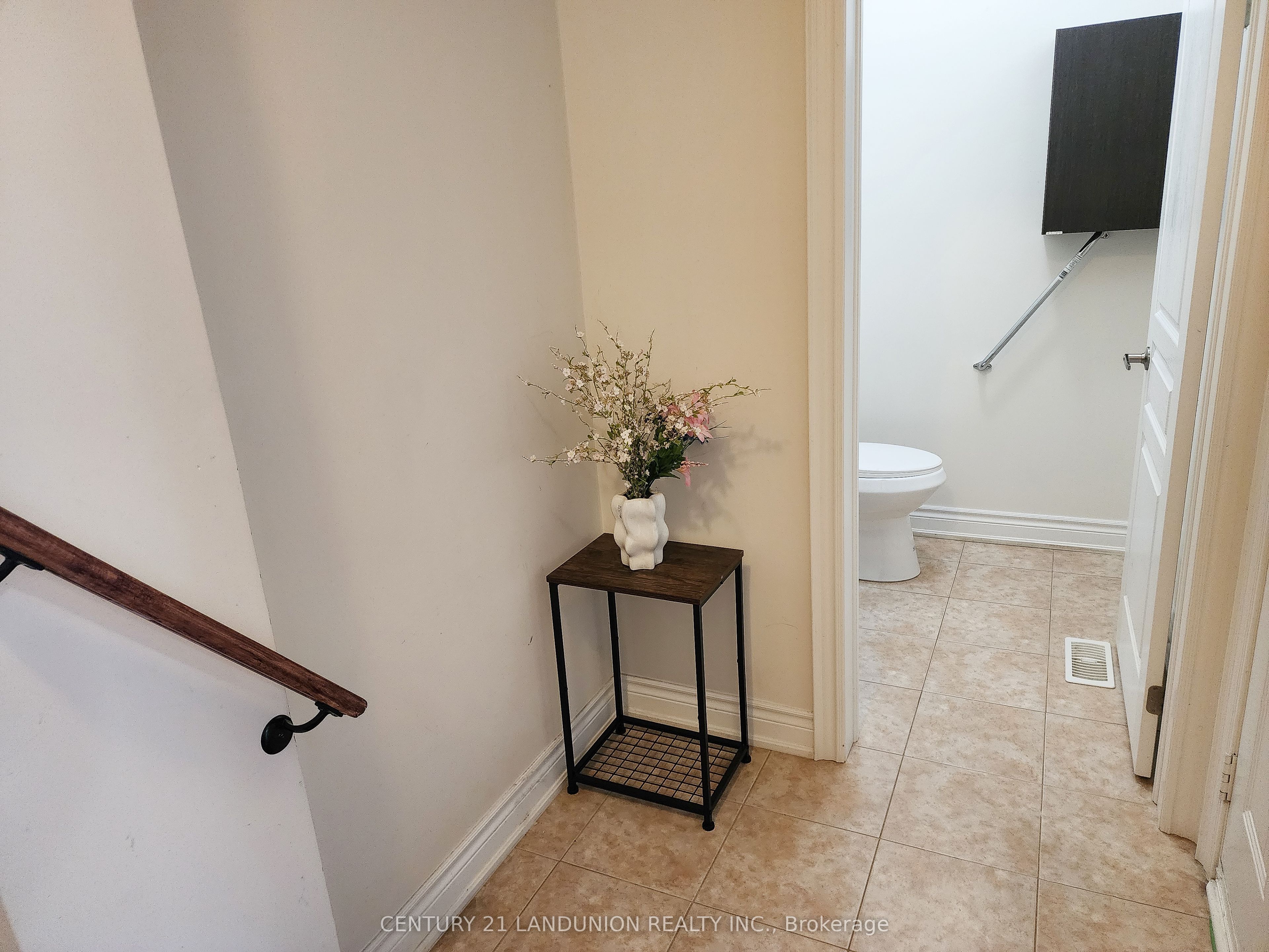 35 Goldthread Terrace