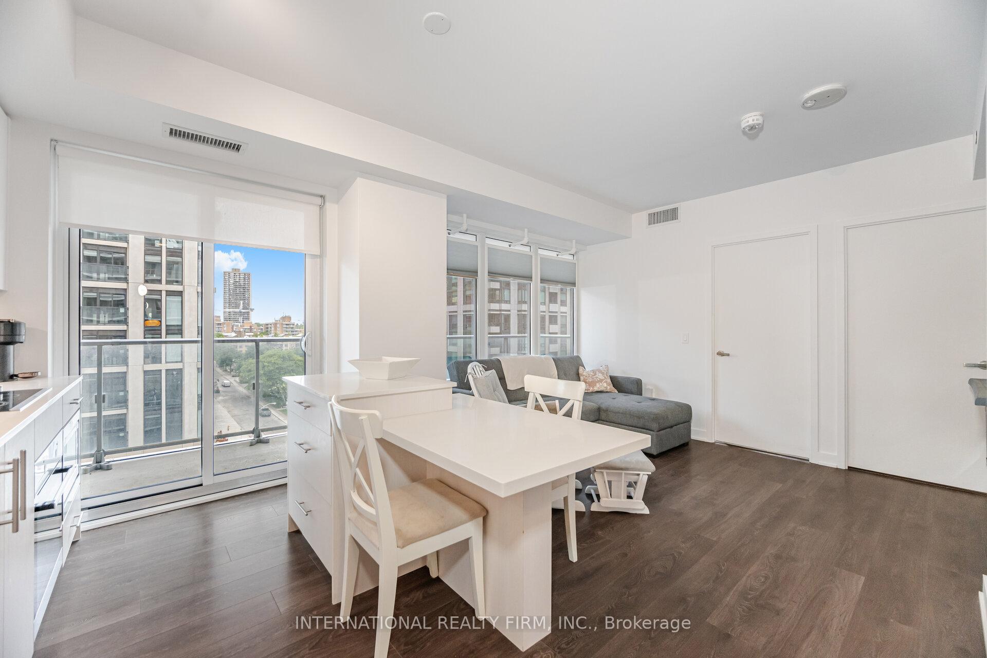 2 Bedrooms Condo at 99 Broadway, Toronto For sale