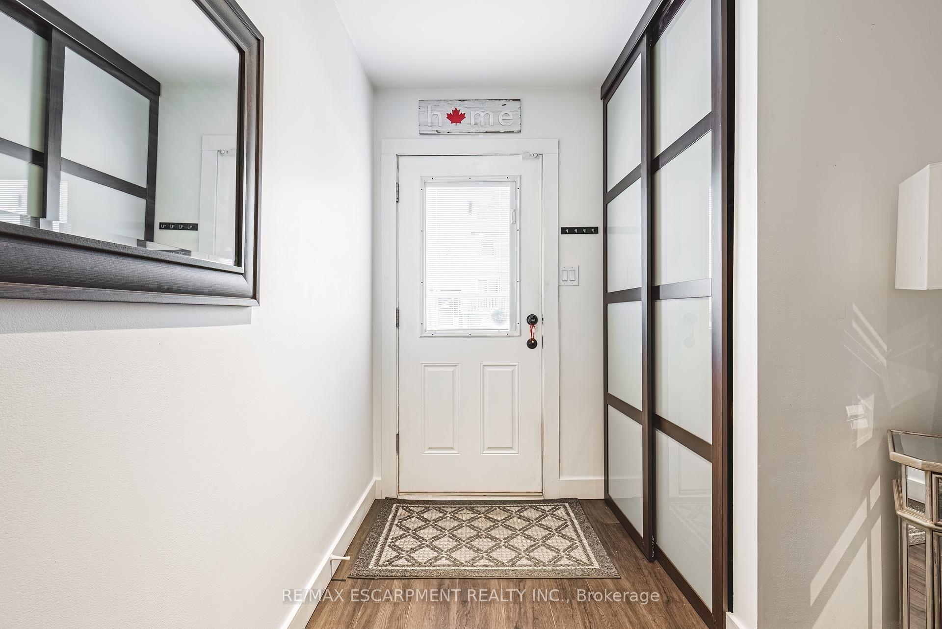 3 Bedrooms Condo at 1155 Paramount, Hamilton For sale