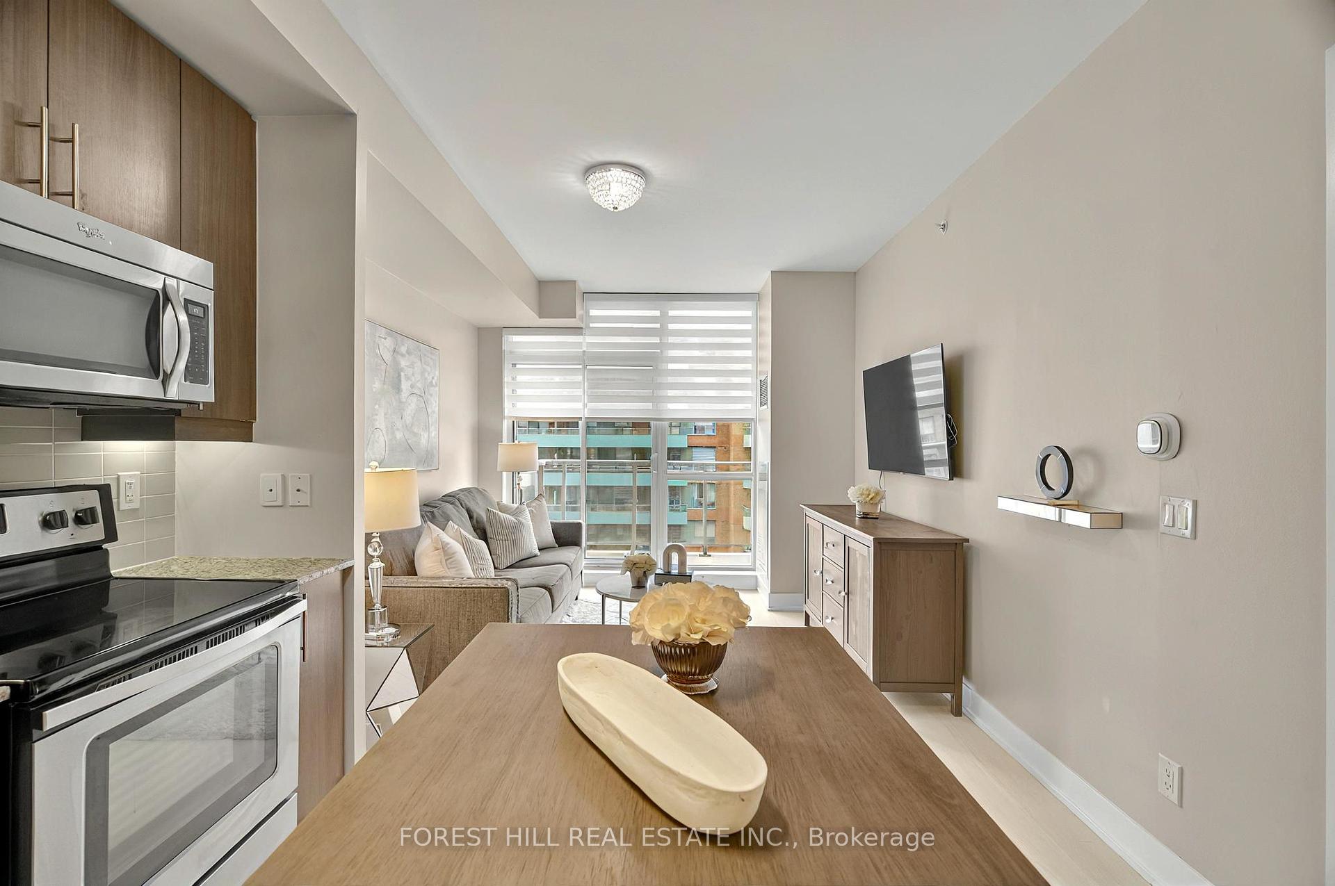 2 Bedrooms Condo at 68 Merton, Toronto For sale