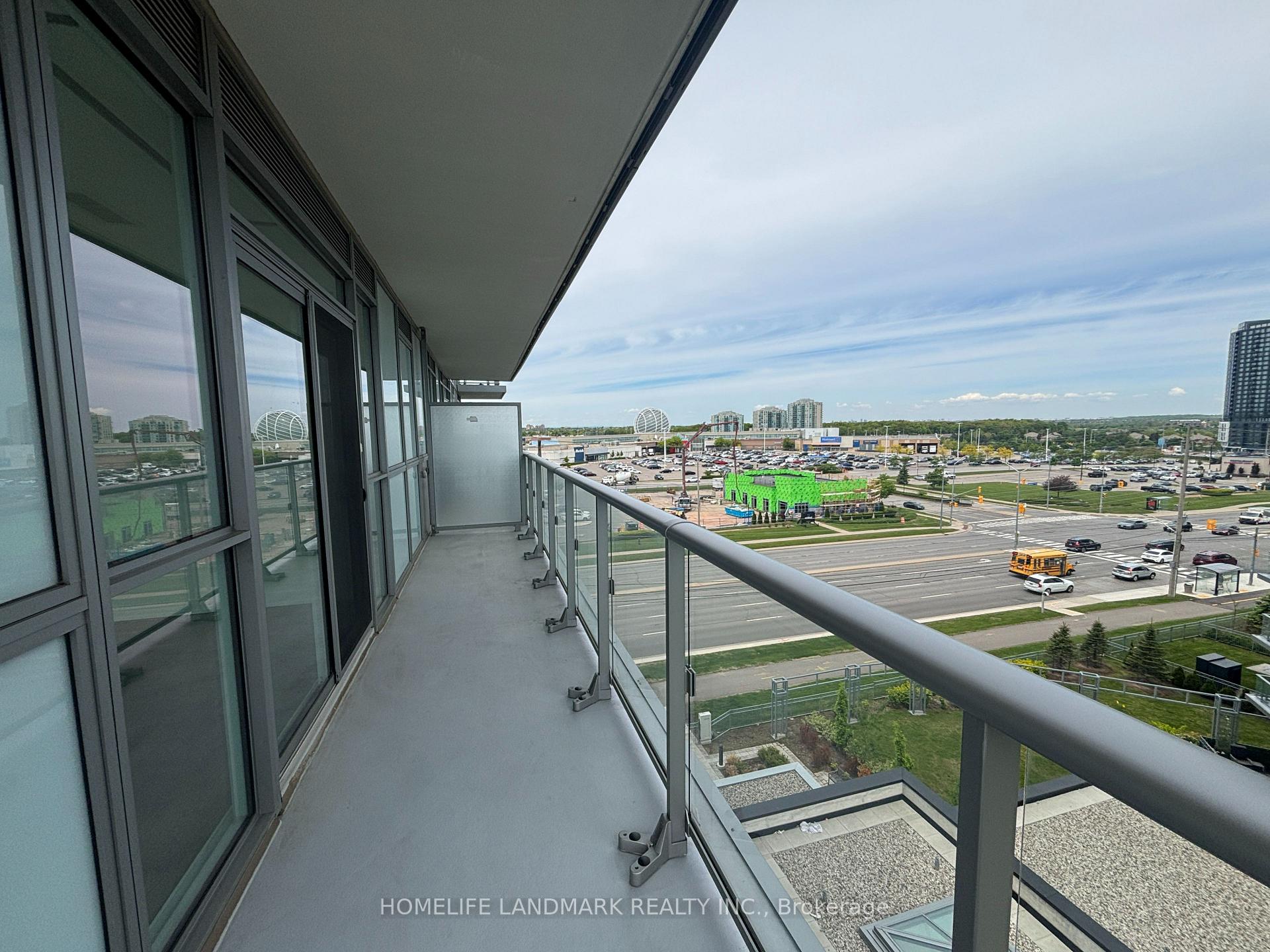 3 Bedrooms Condo at 4677 Glen Erin, Mississauga For sale